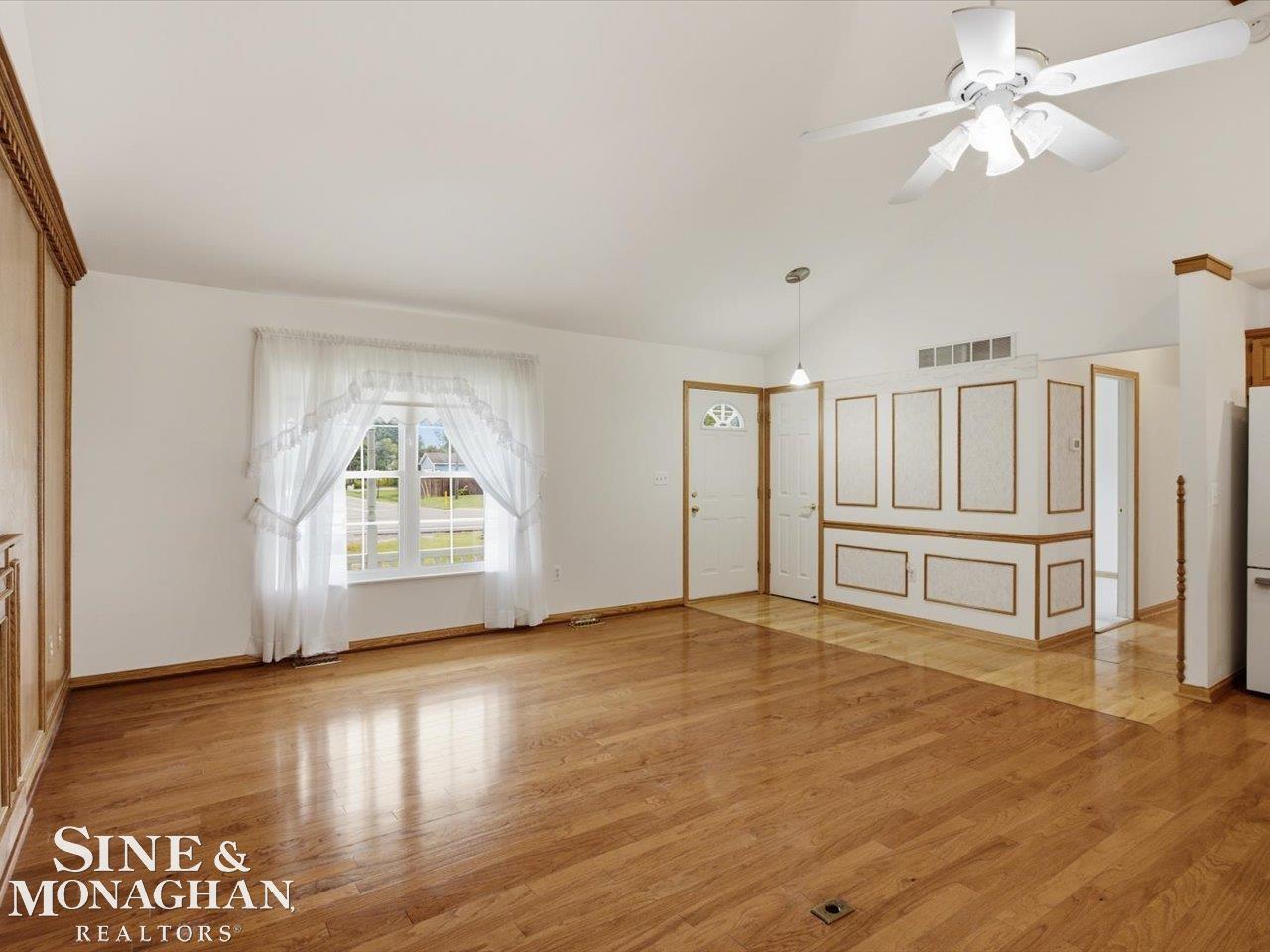 Photo 4 of Single family home for sale at 4281 Ravenswood Rd, Marysville, MI 48040 | MLS# 58050221582 | Listing updated on 2026-09-12