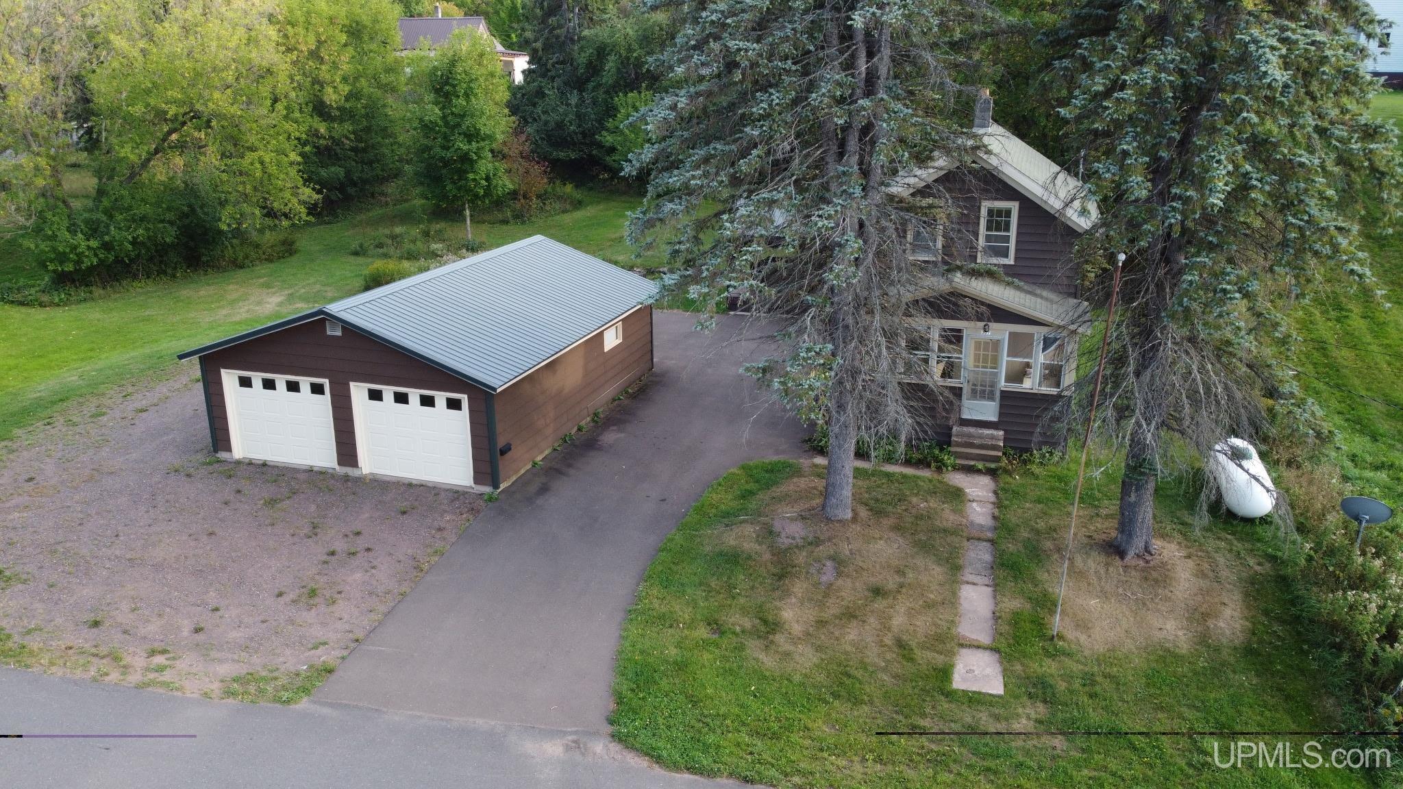 Photo 1 of Single family home for sale at 307 E Gold St, Bessemer, MI 49911 | MLS# 50221591 | Listing updated on 2026-10-05