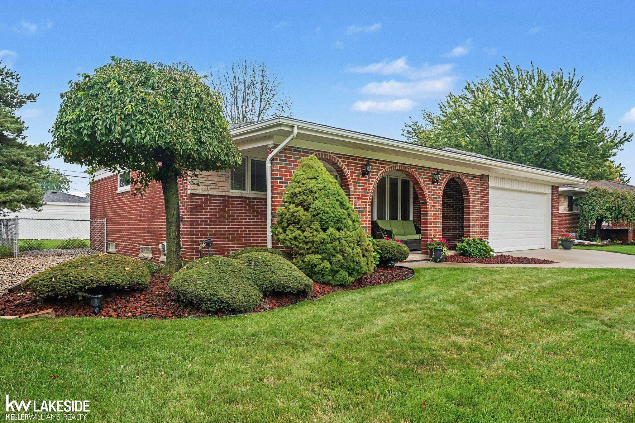 Photo 2 of Single family home for sale at 13482 Perry Cir, Warren, MI 48088 | MLS# 58050221592 | Listing updated on 2026-09-14