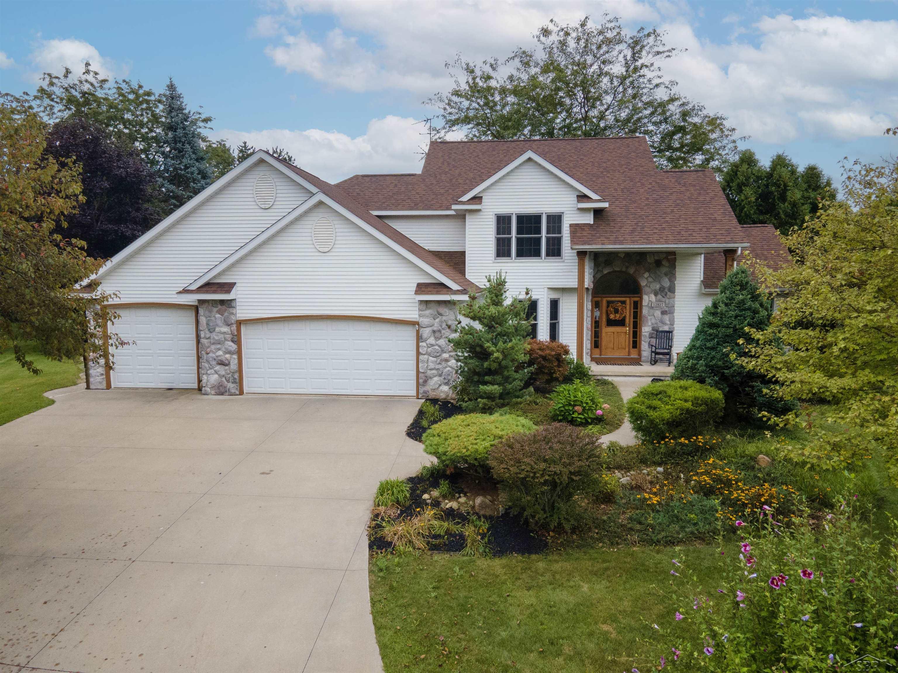 Photo 2 of Single family home for sale at 12837 Whisper Ridge Dr, Freeland, MI 48623 | MLS# 61050221598 | Listing updated on 2026-09-12