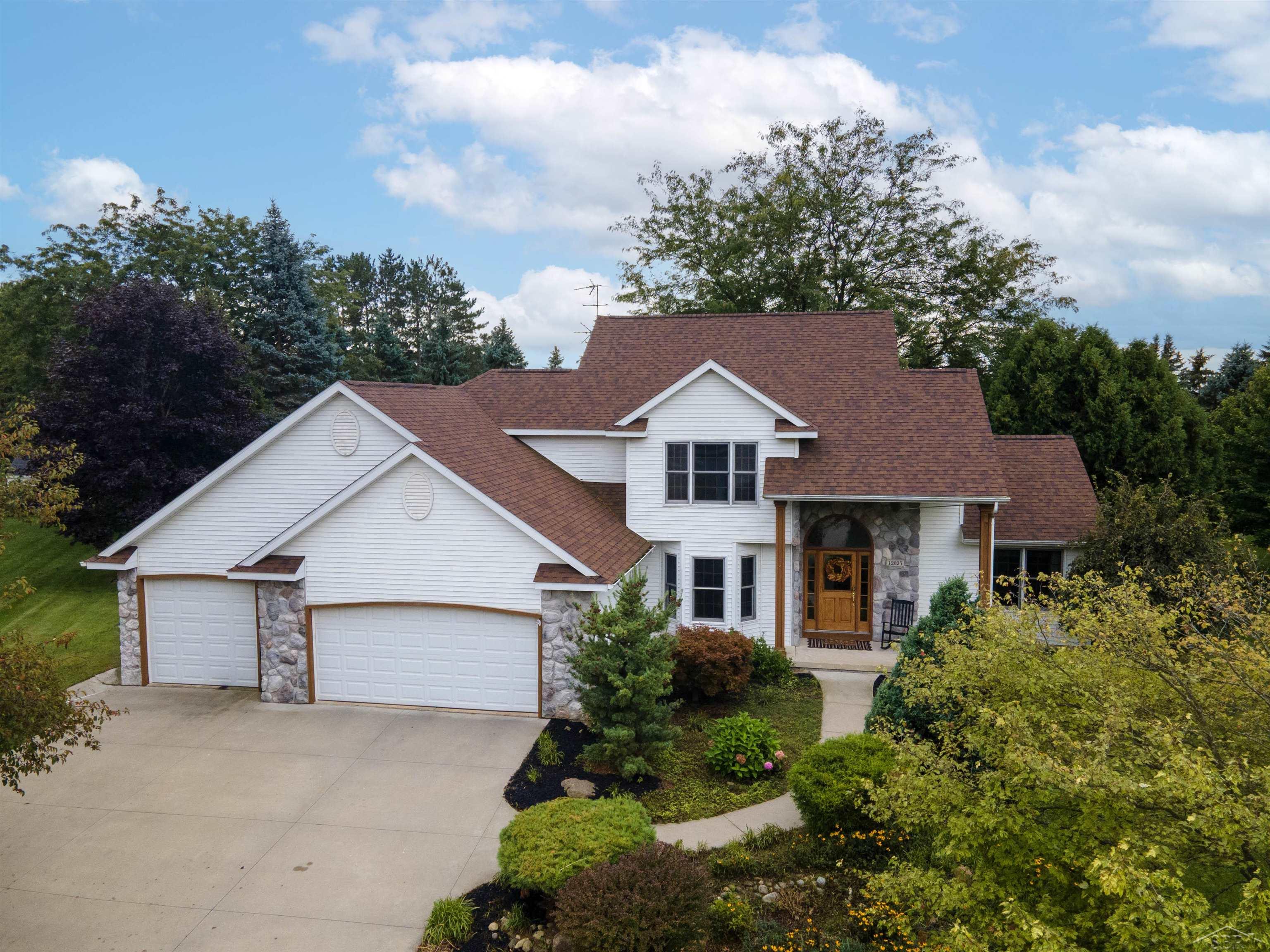 Photo 3 of Single family home for sale at 12837 Whisper Ridge Dr, Freeland, MI 48623 | MLS# 61050221598 | Listing updated on 2026-09-12