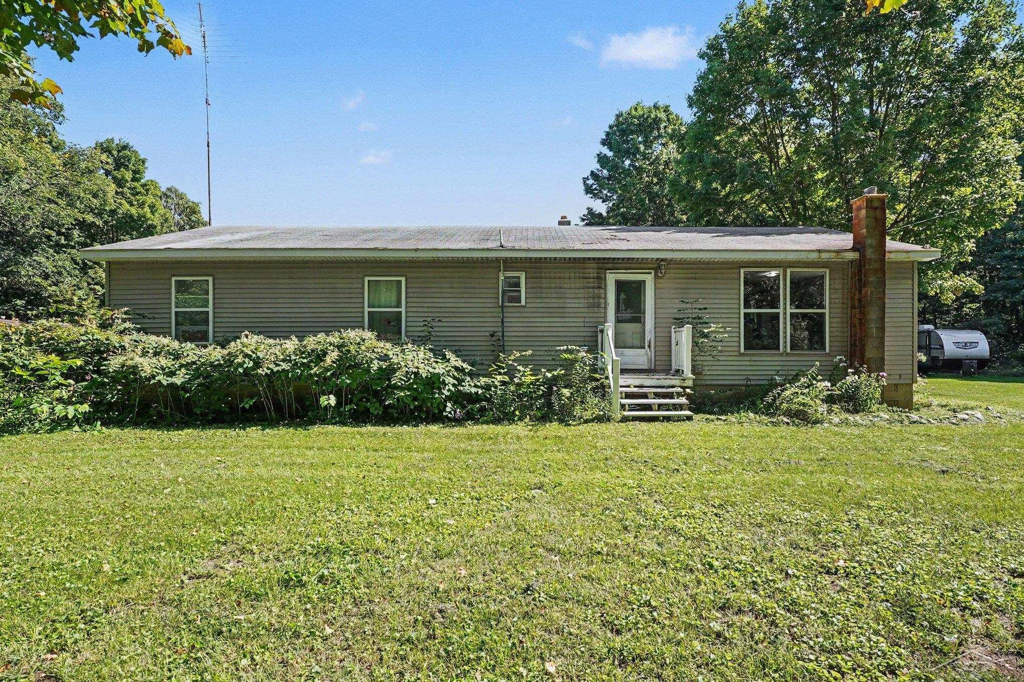 Photo 2 of Single family home for sale at 3714 N Finley Lake Ave, Harrison, MI 48625 | MLS# 61050221605 | Listing updated on 2026-09-12