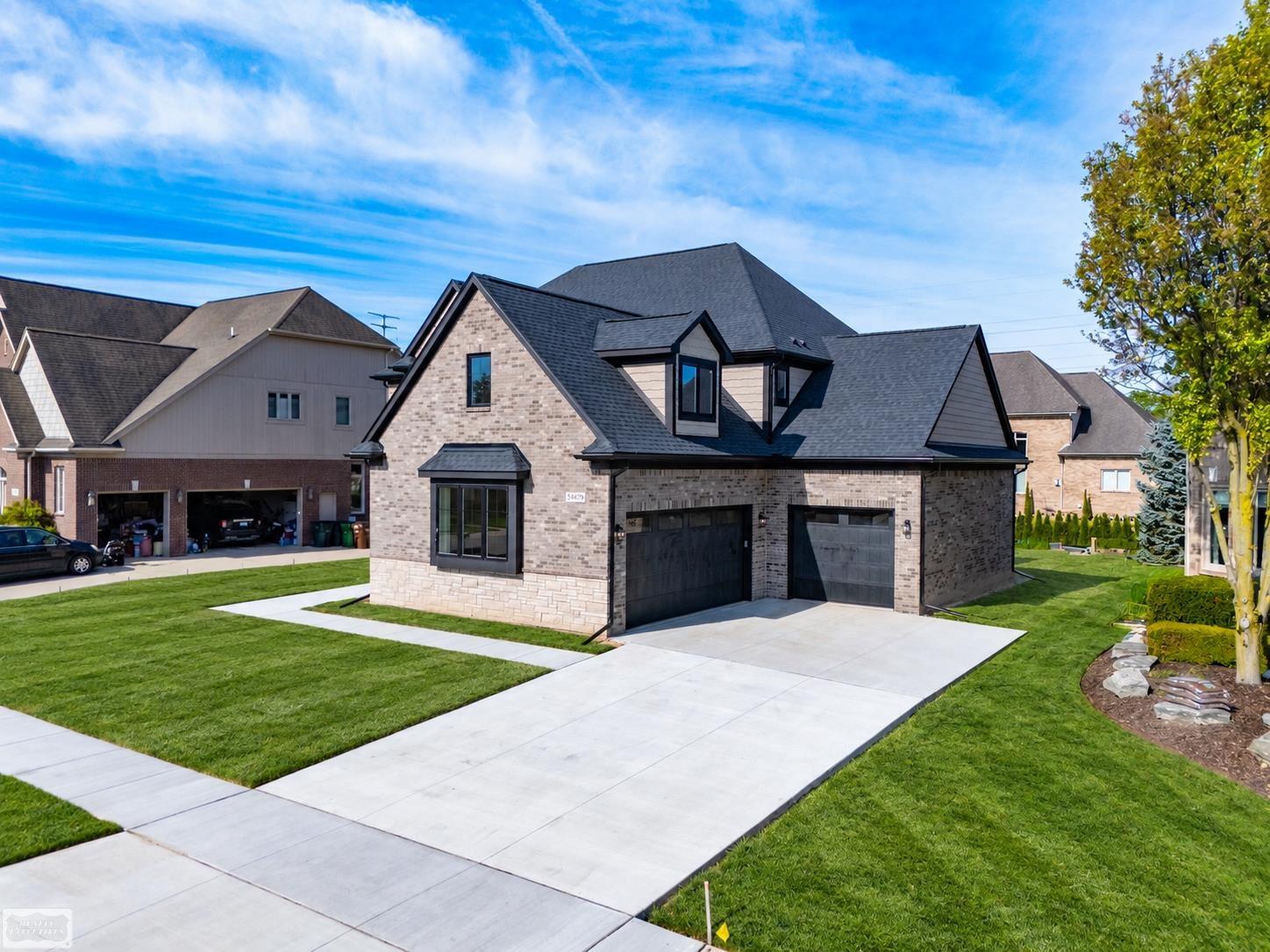 Photo 2 of Single family home for sale at 54679 White Pine Ln, Shelby Twp, MI 48315 | MLS# 50221609 | Listing updated on 2026-09-12
