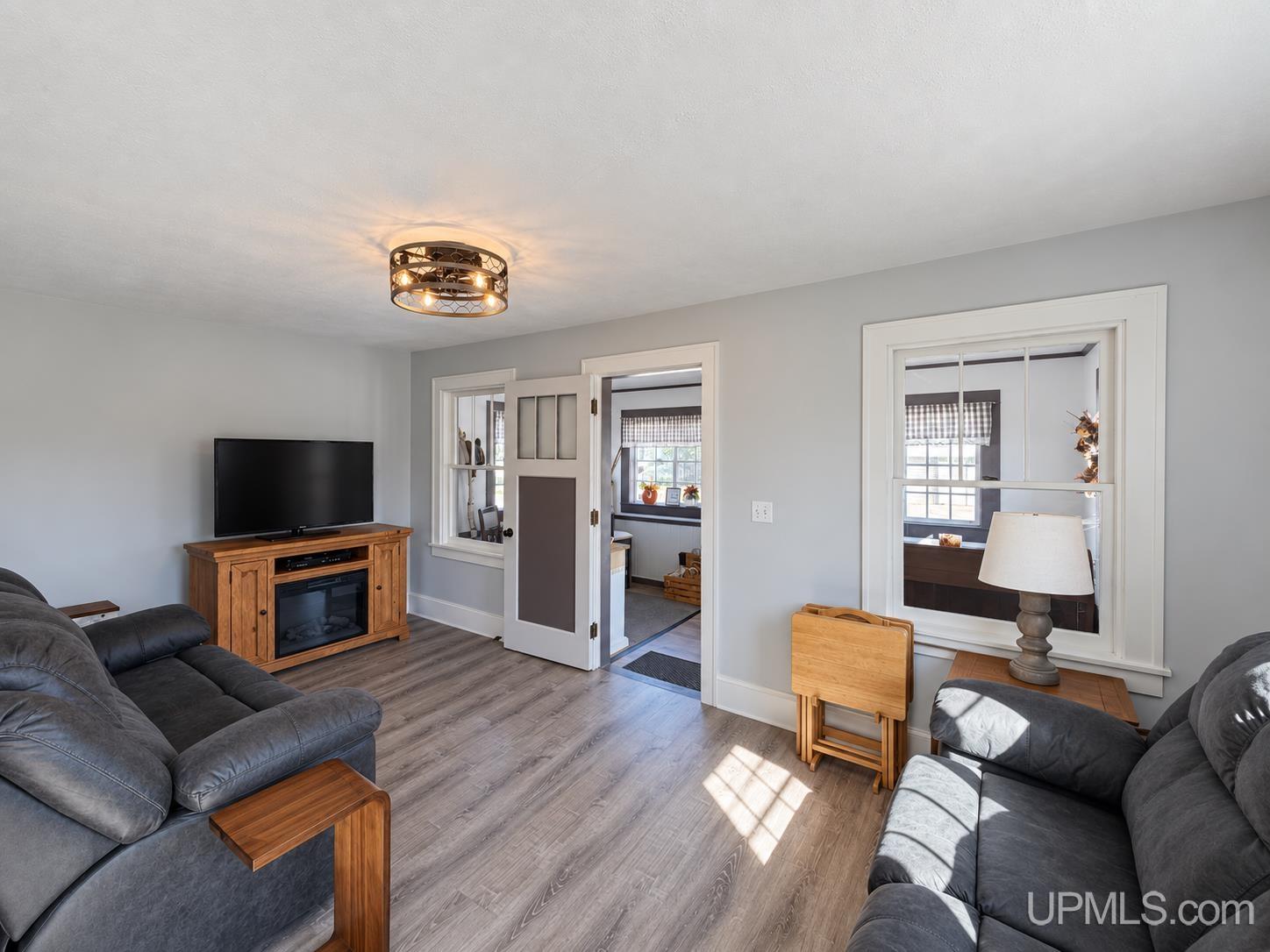 Photo 3 of Single family home for sale at 211 E G St, Iron Mountain, MI 49801 | MLS# 50221613 | Listing updated on 2026-09-15
