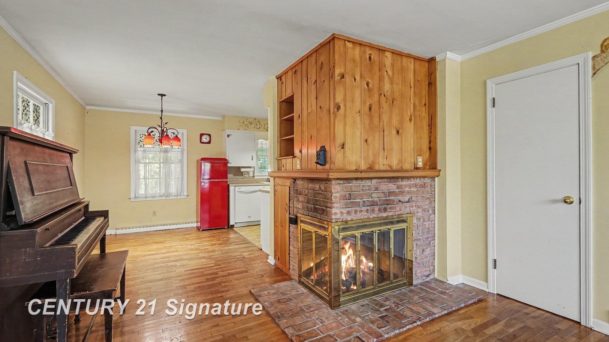 Photo 2 of Single family home for sale at 1125 Wright St, Saginaw, MI 48602 | MLS# 61050221614 | Listing updated on 2026-09-12