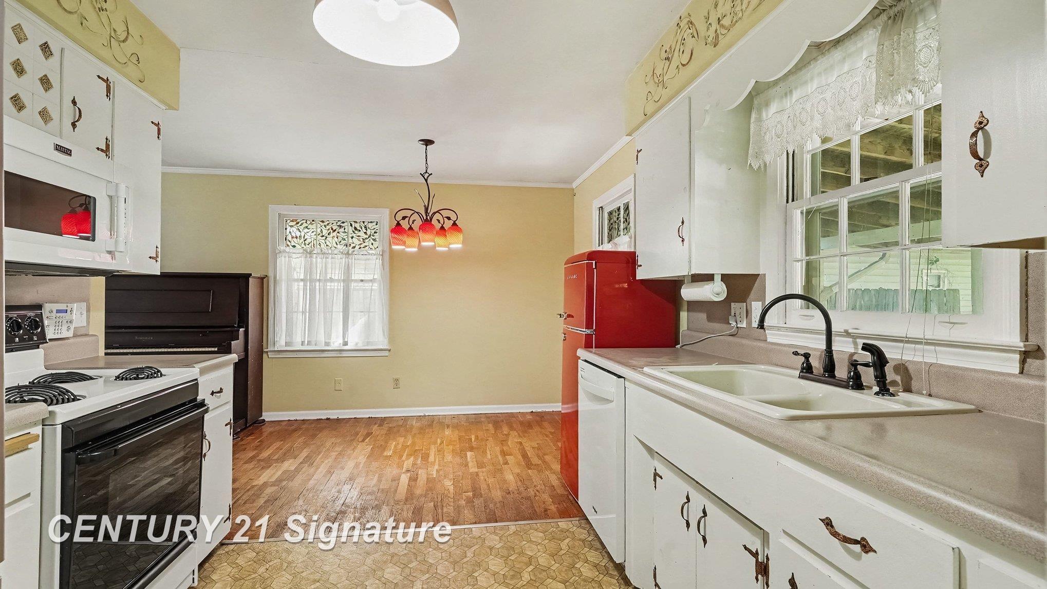 Photo 4 of Single family home for sale at 1125 Wright St, Saginaw, MI 48602 | MLS# 61050221614 | Listing updated on 2026-09-12