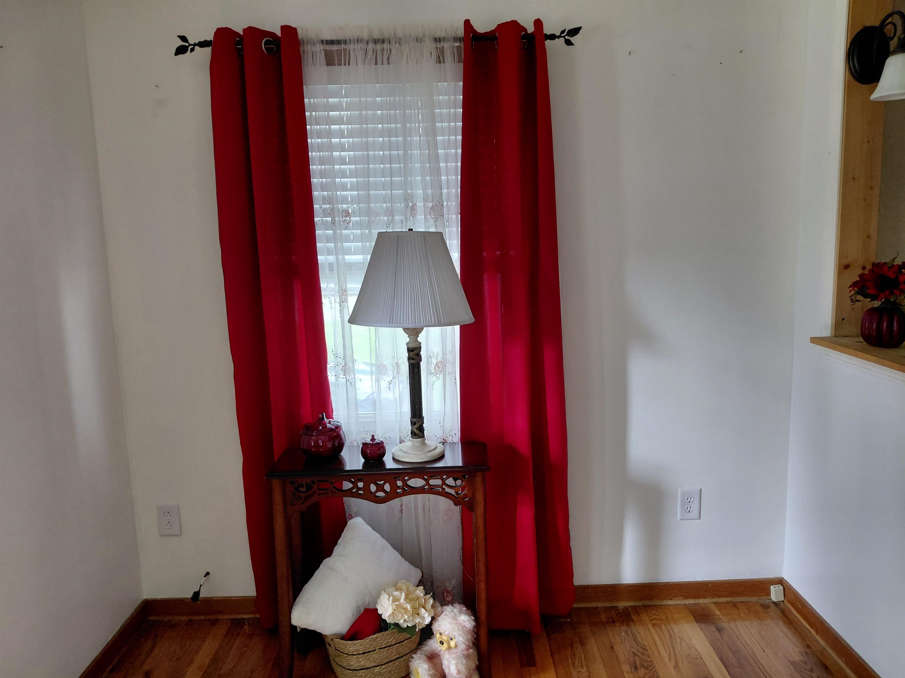 Photo 4 of Single family home for sale at 407 S Wood St, Chesaning, MI 48616 | MLS# 60050221620 | Listing updated on 2026-10-04