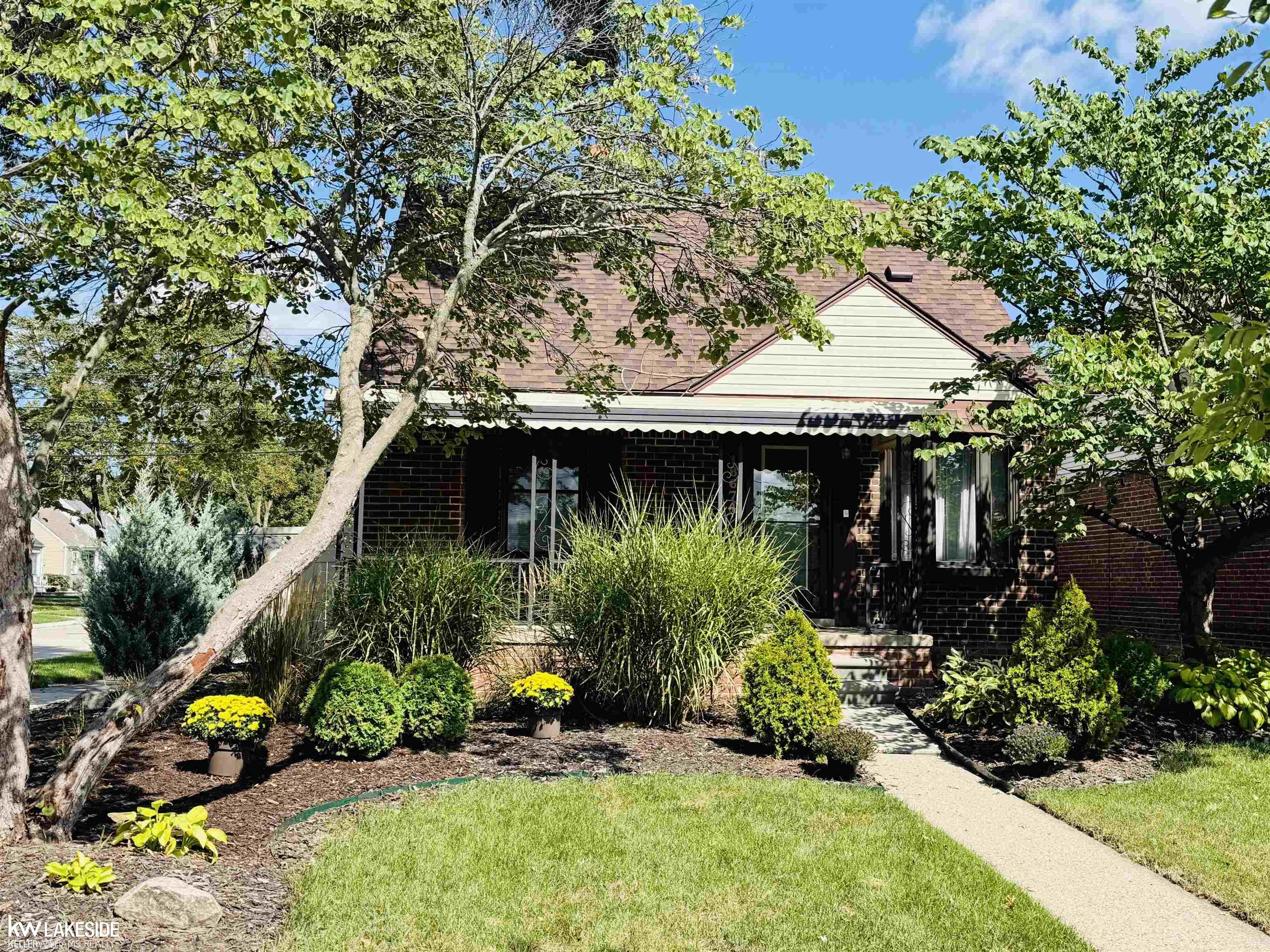 Photo 1 of Single family home for sale at 18674 Carlysle St, Dearborn, MI 48124 | MLS# 50221633 | Listing updated on 2026-09-13