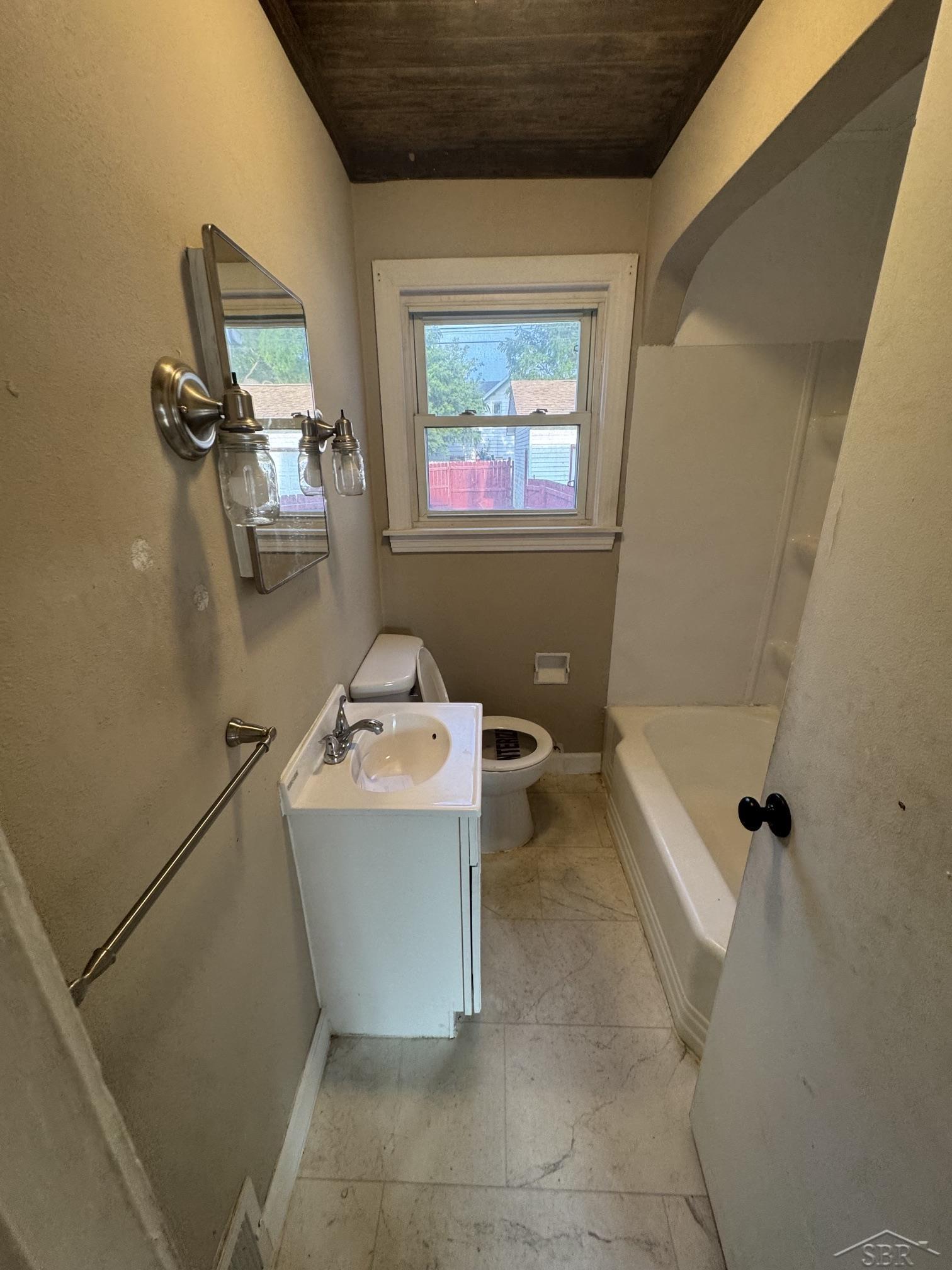 Photo 10 of Single family home for sale at 813 Fitzhugh St, Bay City, MI 48708 | MLS# 50221640 | Listing updated on 2026-09-13