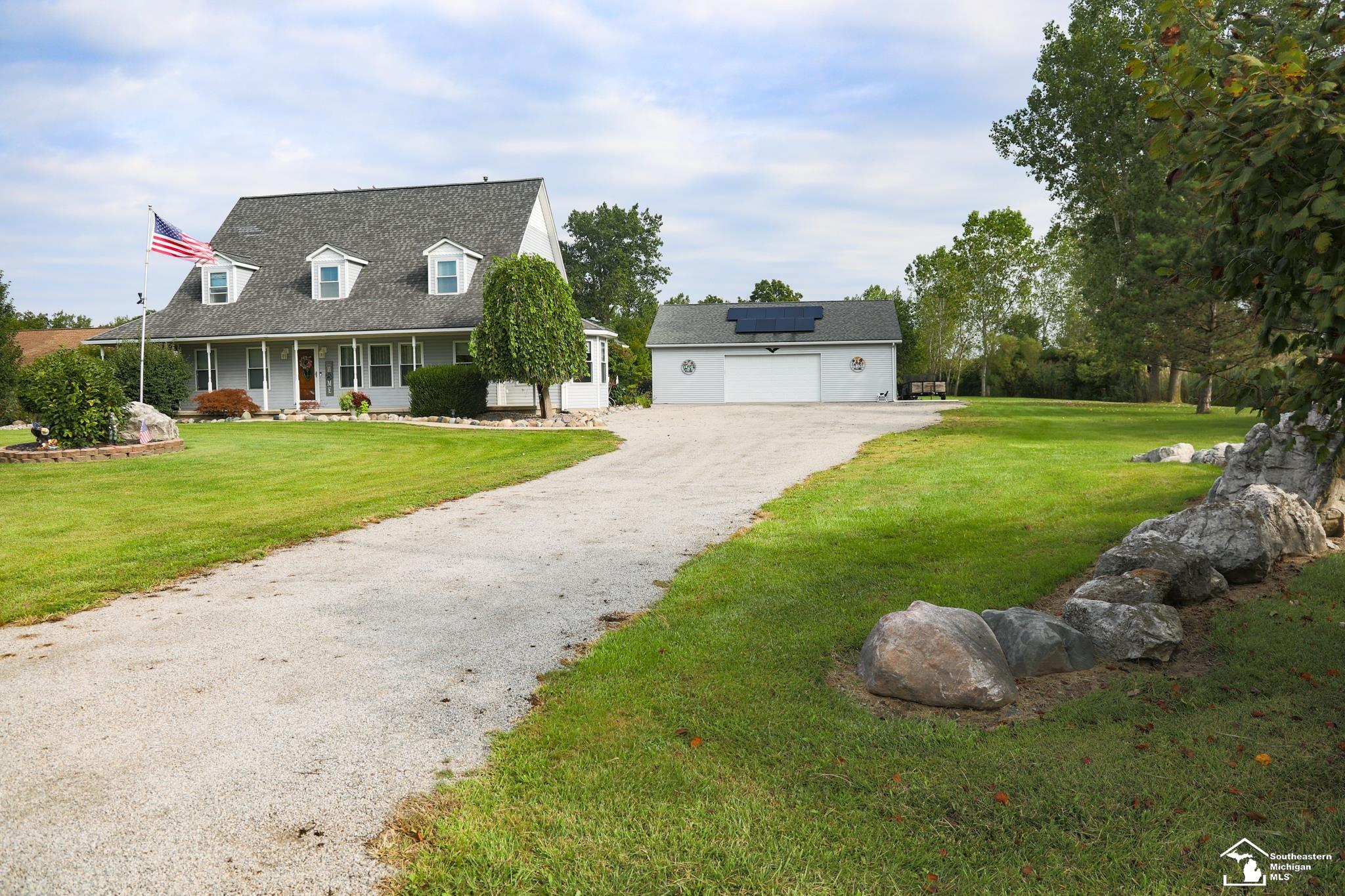Photo 3 of Single family home for sale at 15480 Lee Rd, Rockwood, MI 48173 | MLS# 57050221641 | Listing updated on 2026-09-17