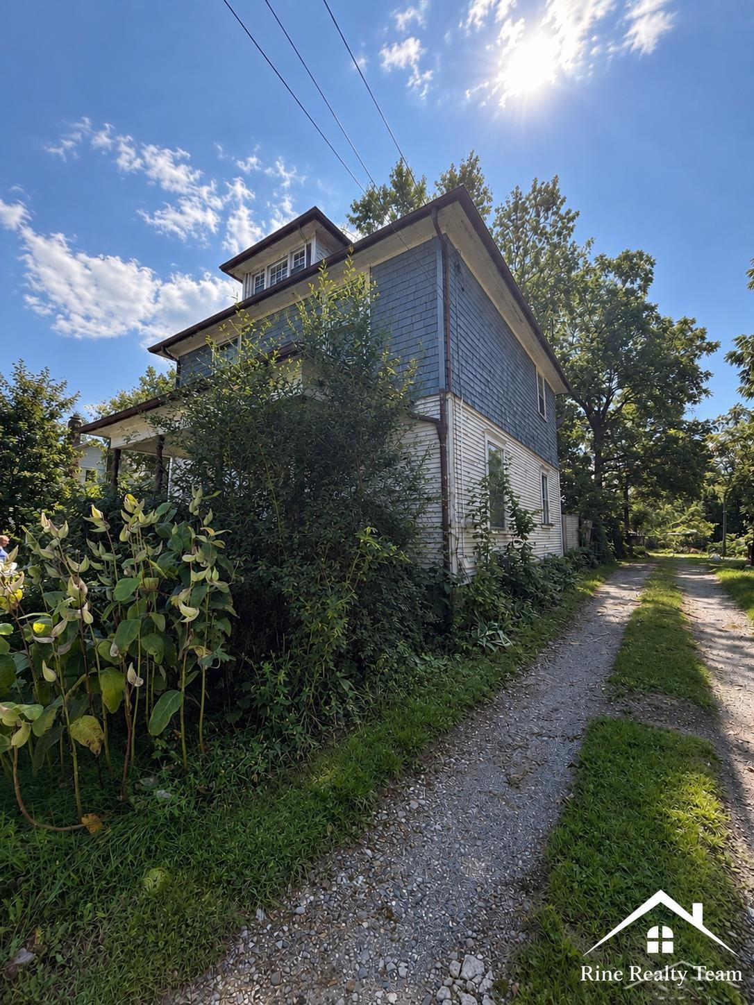 Photo 2 of Single family home for sale at 315 W Morrell St, Jackson, MI 49203 | MLS# 50221666 | Listing updated on 2026-09-14