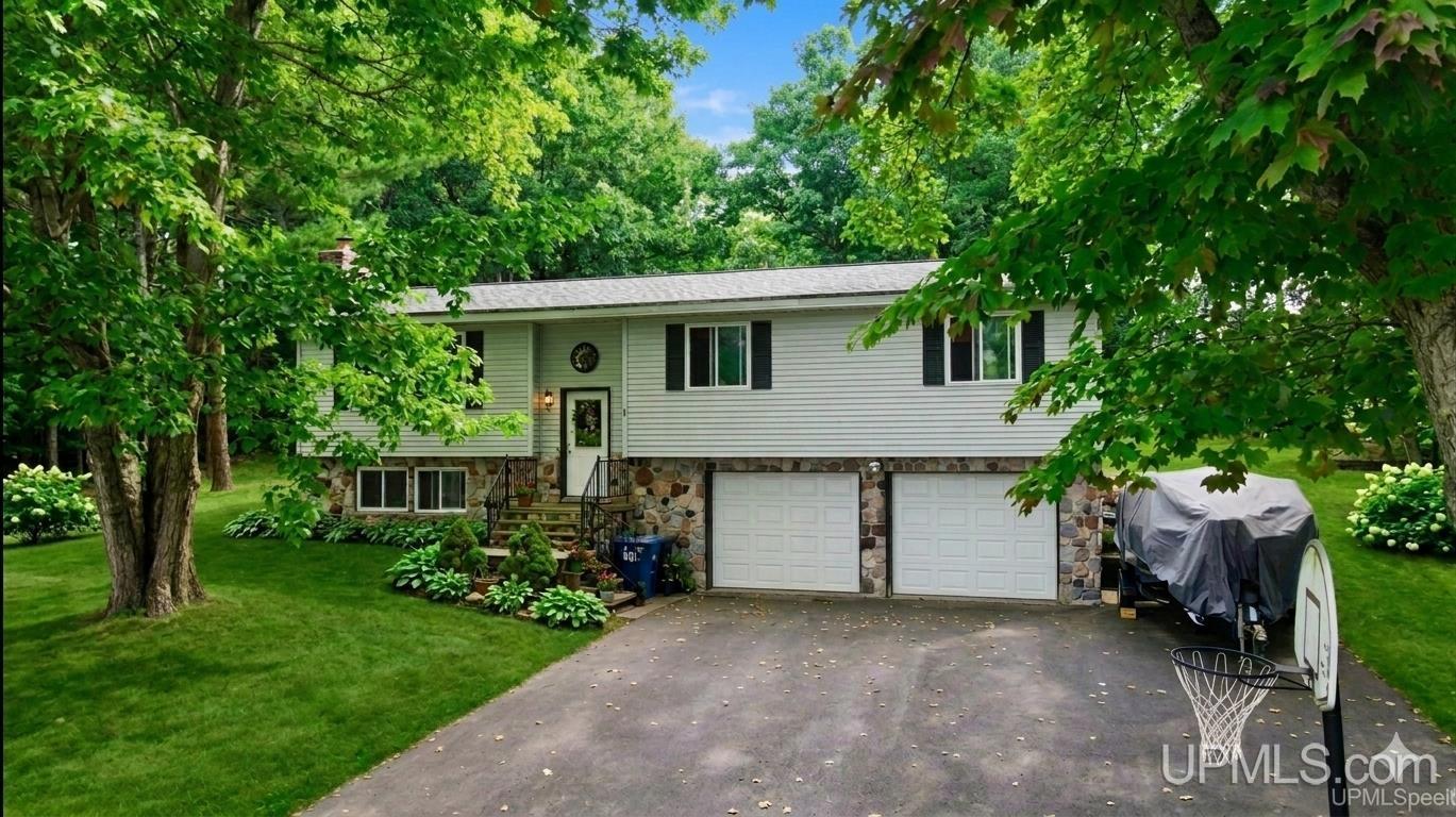 Photo 1 of Single family home for sale at 1405 Sugar Maple Ln, Houghton, MI 49931 | MLS# 50221668 | Listing updated on 2026-09-15