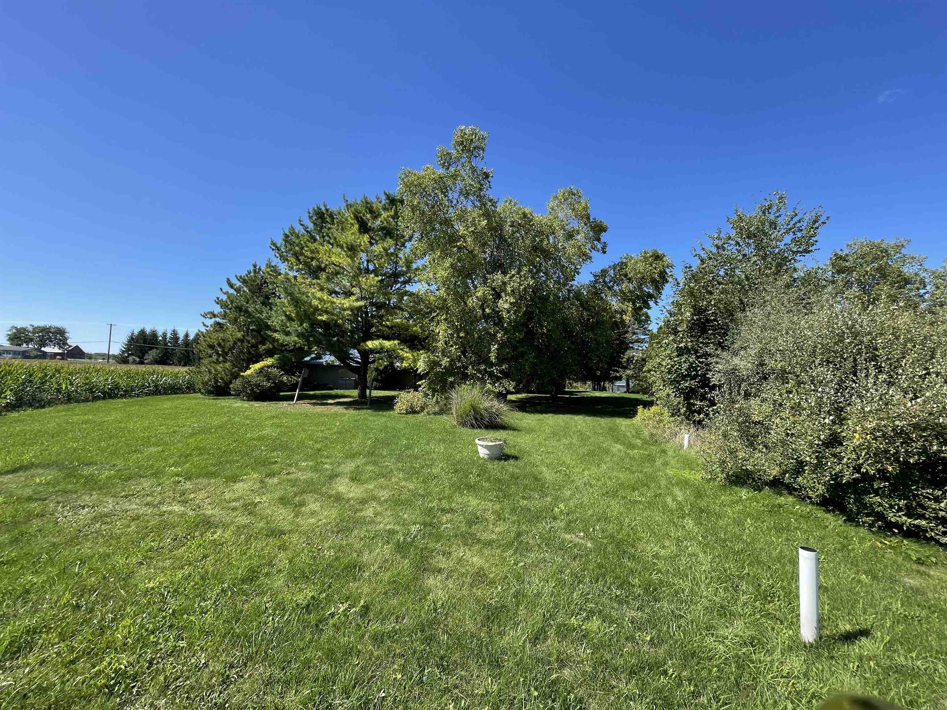 Photo 3 of Single family home for sale at 8593 S Clare Ave, Clare, MI 48617 | MLS# 50221669 | Listing updated on 2026-09-30