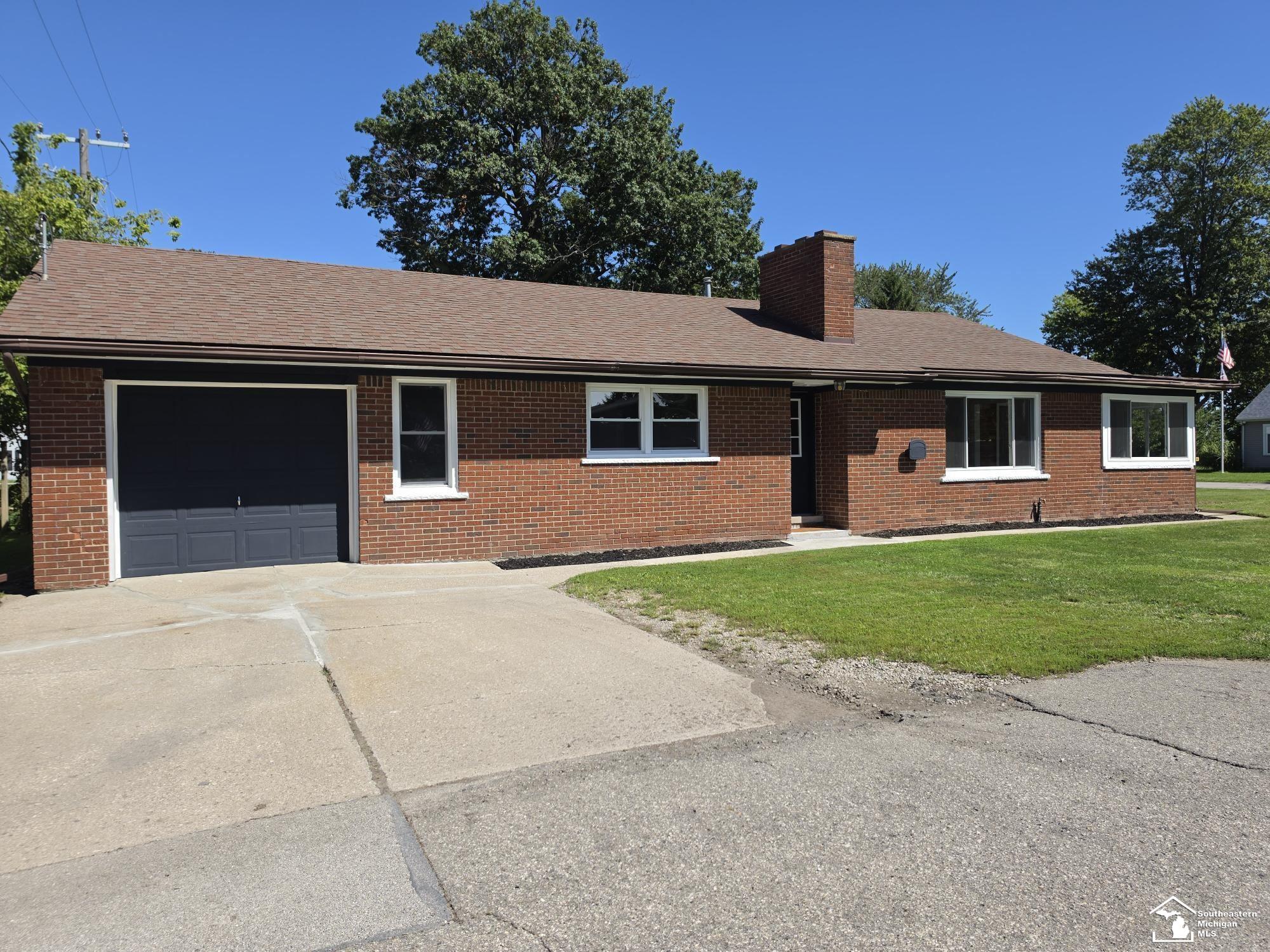 Photo 2 of Single family home for sale at 3451 Parkwood Ave, Monroe, MI 48162 | MLS# 57050221670 | Listing updated on 2026-09-17