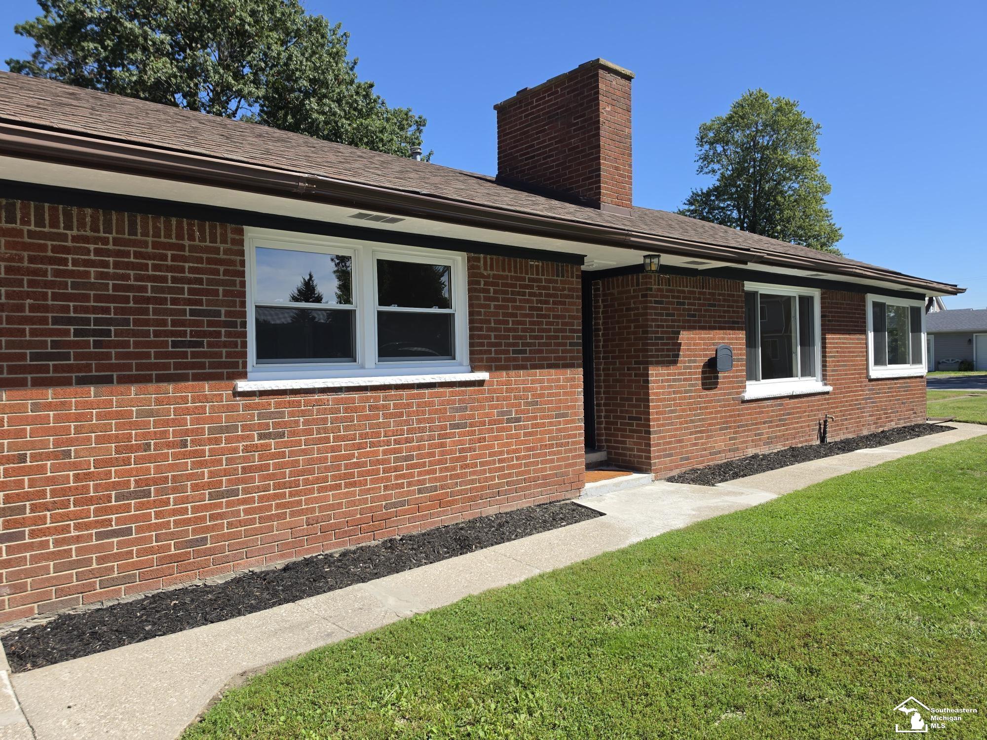 Photo 4 of Single family home for sale at 3451 Parkwood Ave, Monroe, MI 48162 | MLS# 57050221670 | Listing updated on 2026-09-17