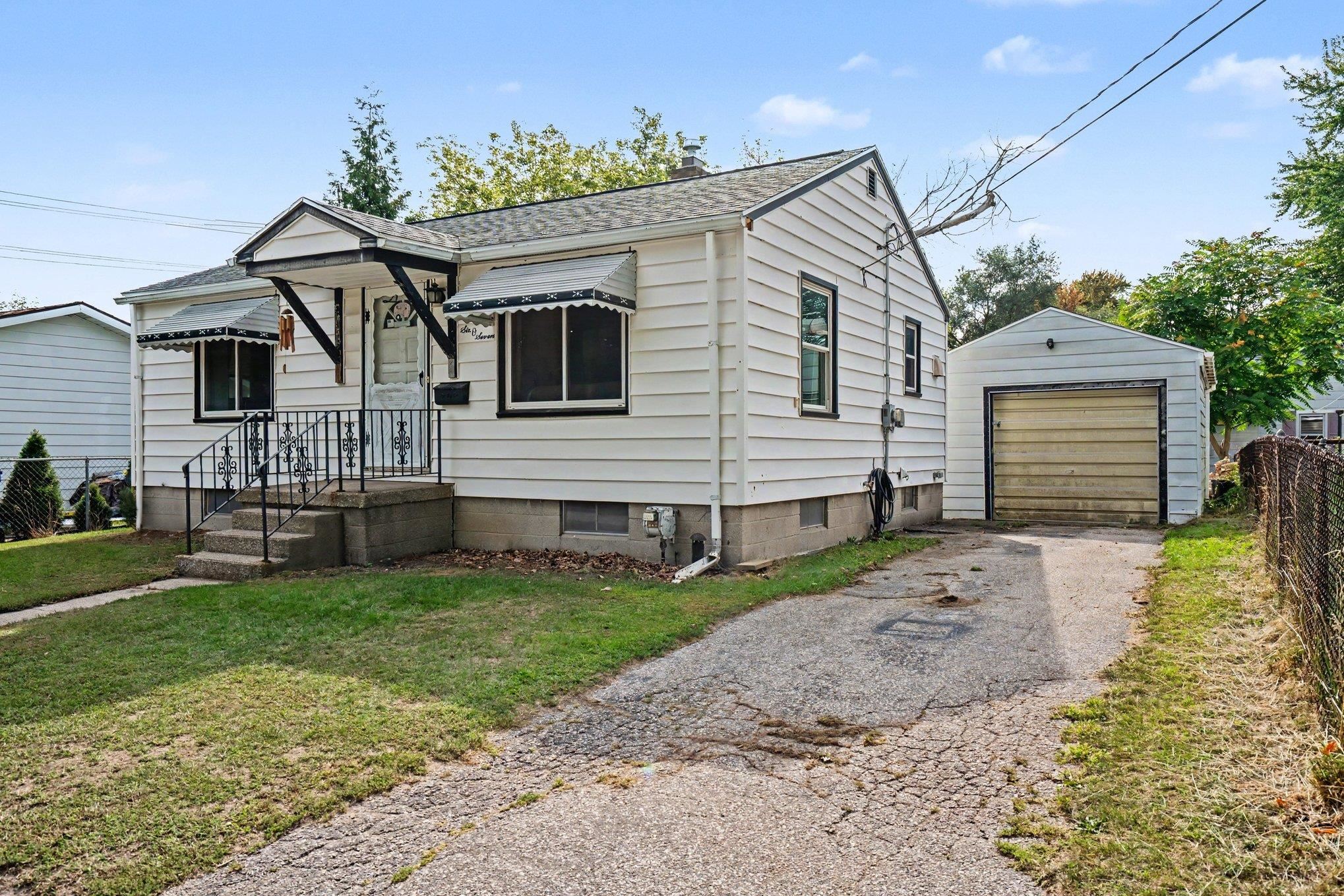 Photo 3 of Single family home for sale at 607 N Sophia St, Bay City, MI 48706 | MLS# 50221686 | Listing updated on 2026-09-14