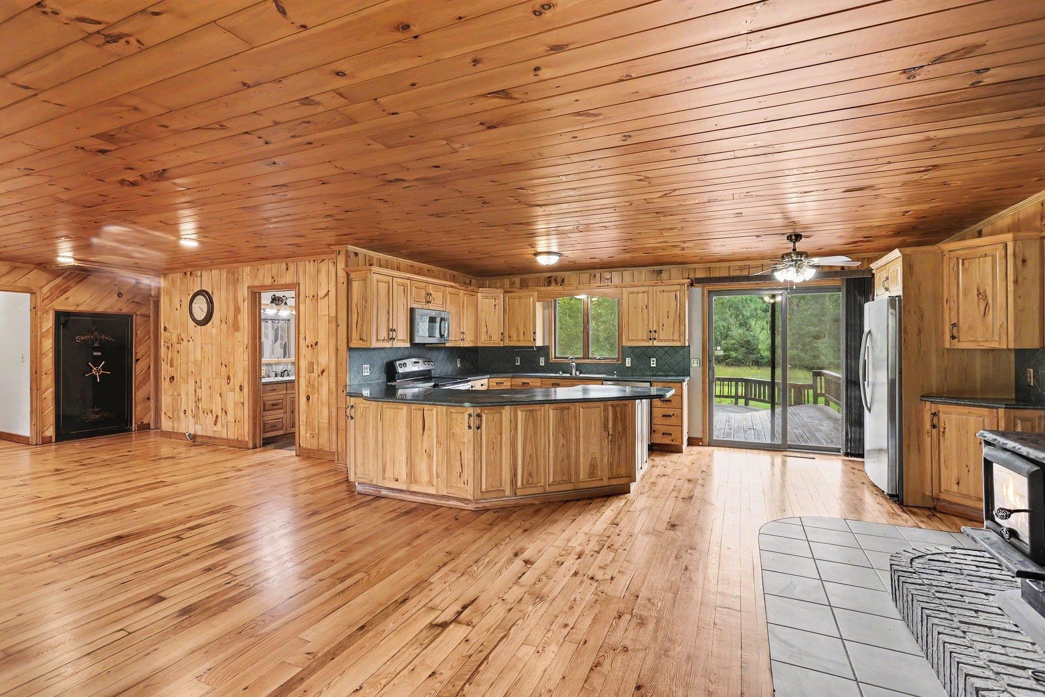 Photo 3 of Single family home for sale at 1888 E Erickson Rd, Pinconning, MI 48650 | MLS# 50221687 | Listing updated on 2026-09-14
