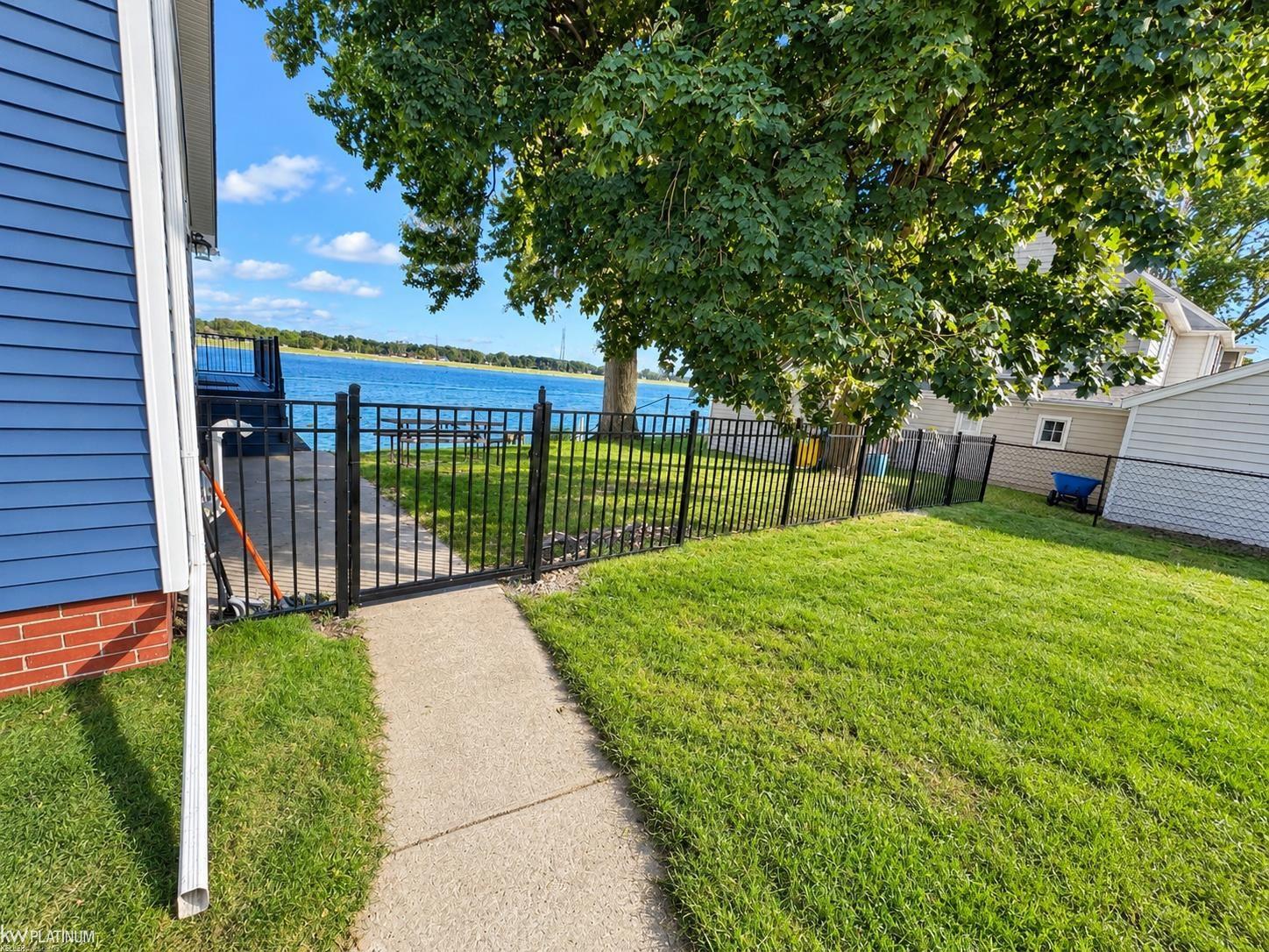 Photo 3 of Single family home for sale at 207 Gratiot Blvd, Marysville, MI 48040 | MLS# 58050221691 | Listing updated on 2026-09-18
