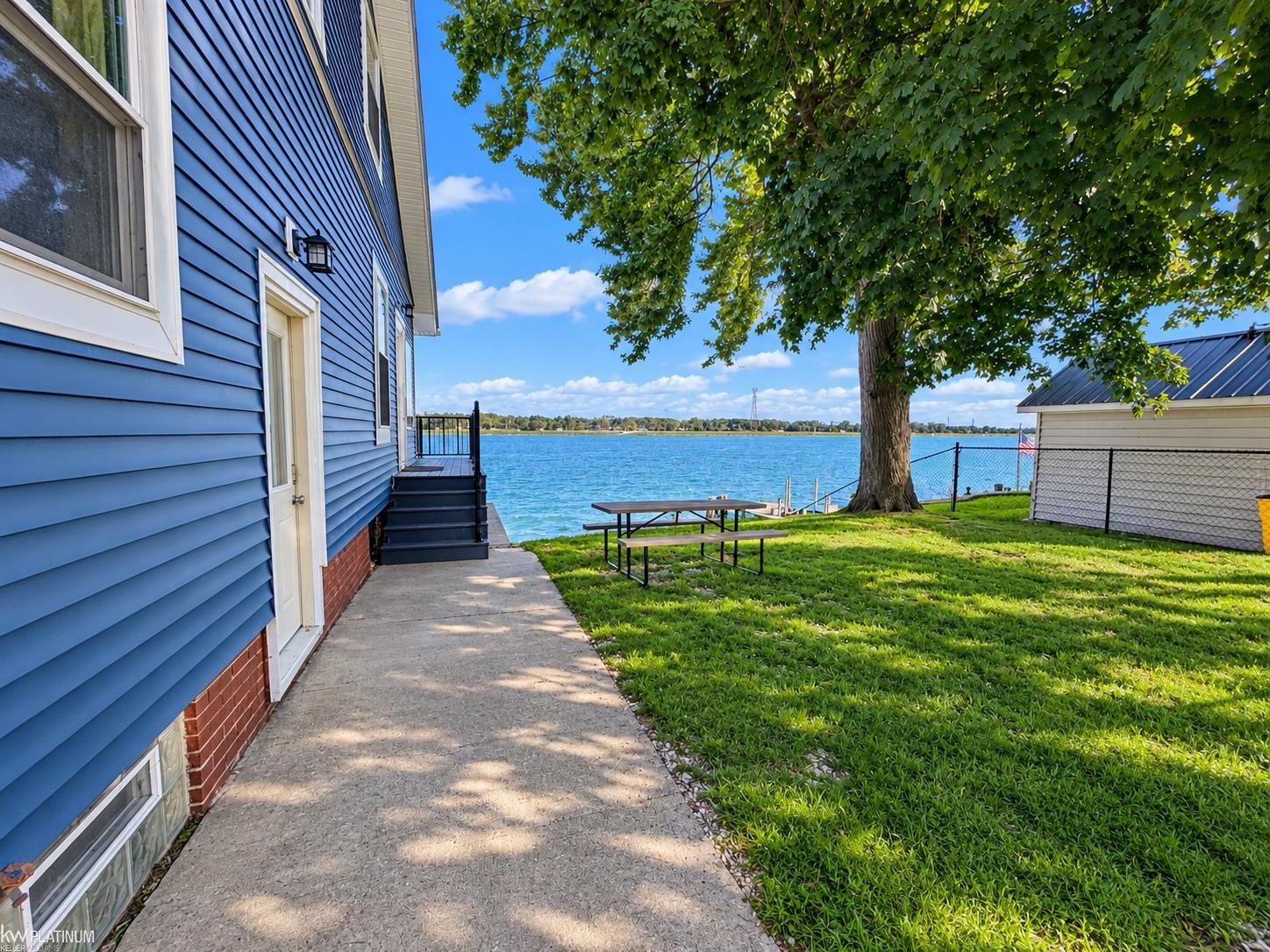 Photo 3 of Single family home for sale at 207 Gratiot Blvd, Marysville, MI 48040 | MLS# 58050221691 | Listing updated on 2026-09-18