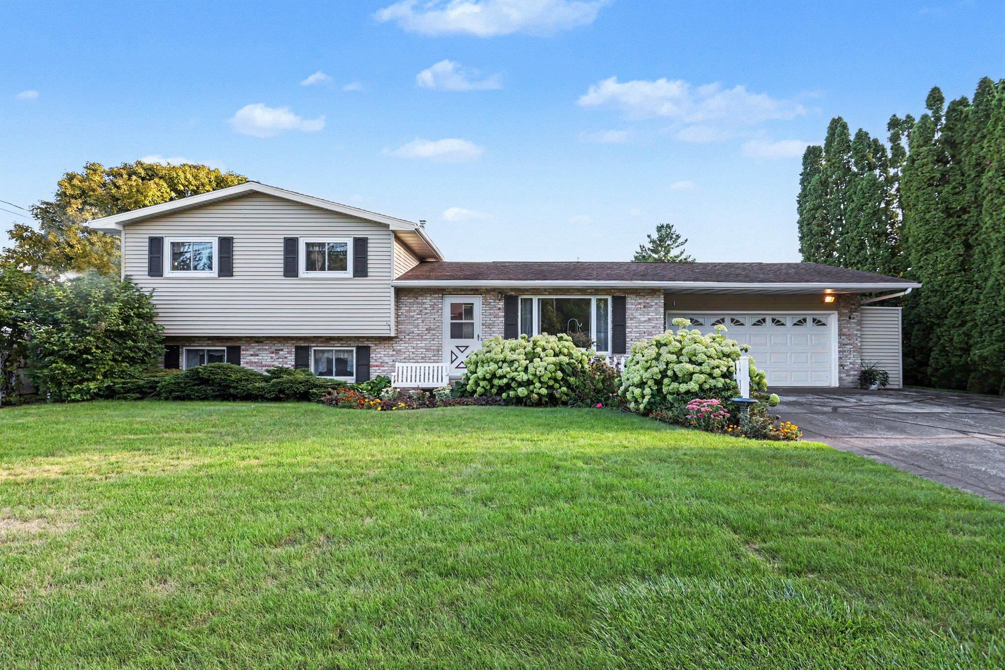 Photo 2 of Single family home for sale at 3852 Wheeler Rd, Bay City, MI 48706 | MLS# 50221694 | Listing updated on 2026-09-14