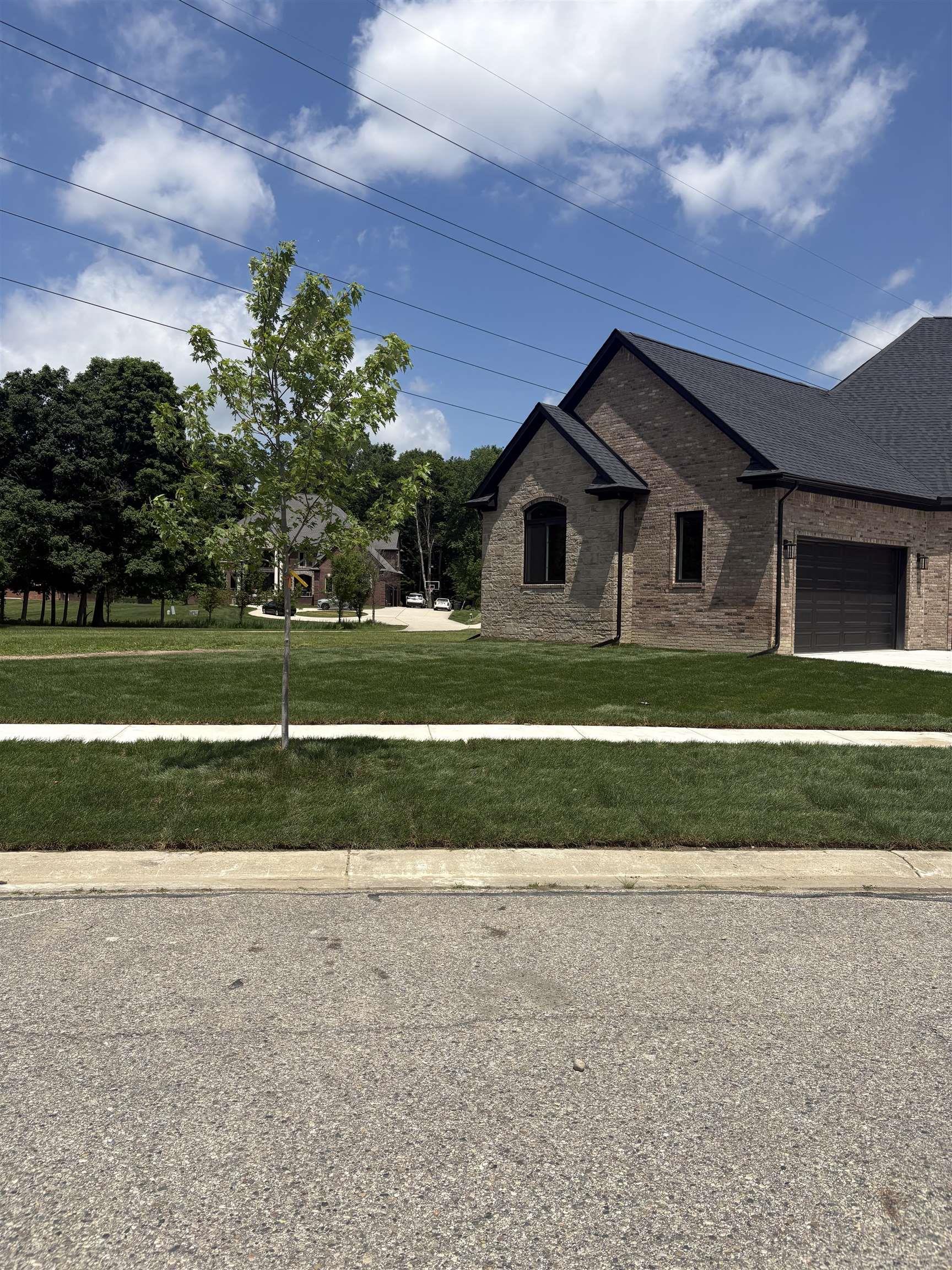 Photo 3 of Single family home for sale at 10505 Excalibur Dr, Shelby Township, MI 48315 | MLS# 58050221698 | Listing updated on 2026-09-14