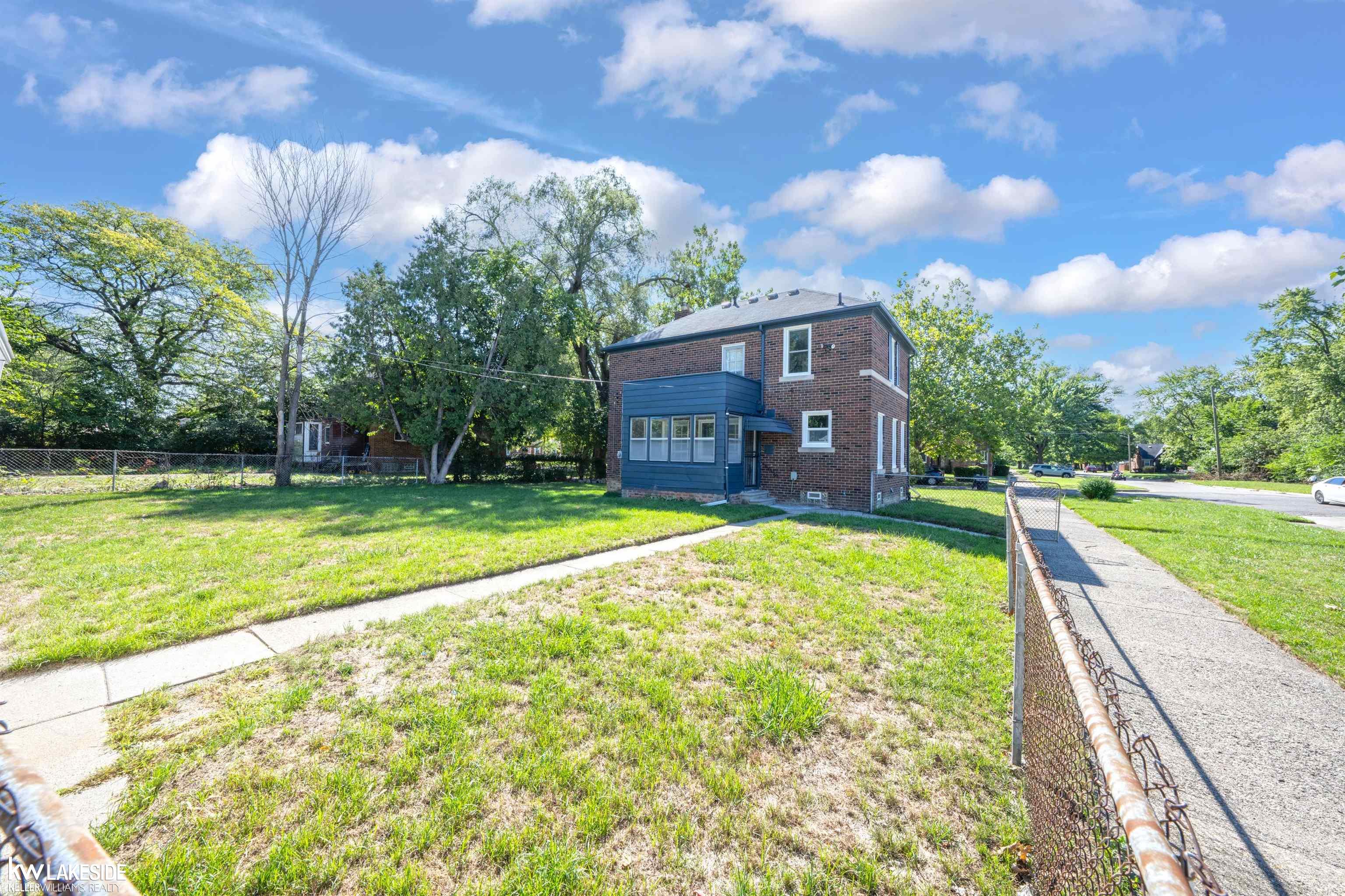 Photo 2 of Single family home for sale at 16001 Collingham Dr, Detroit, MI 48205 | MLS# 58050221717 | Listing updated on 2026-09-14