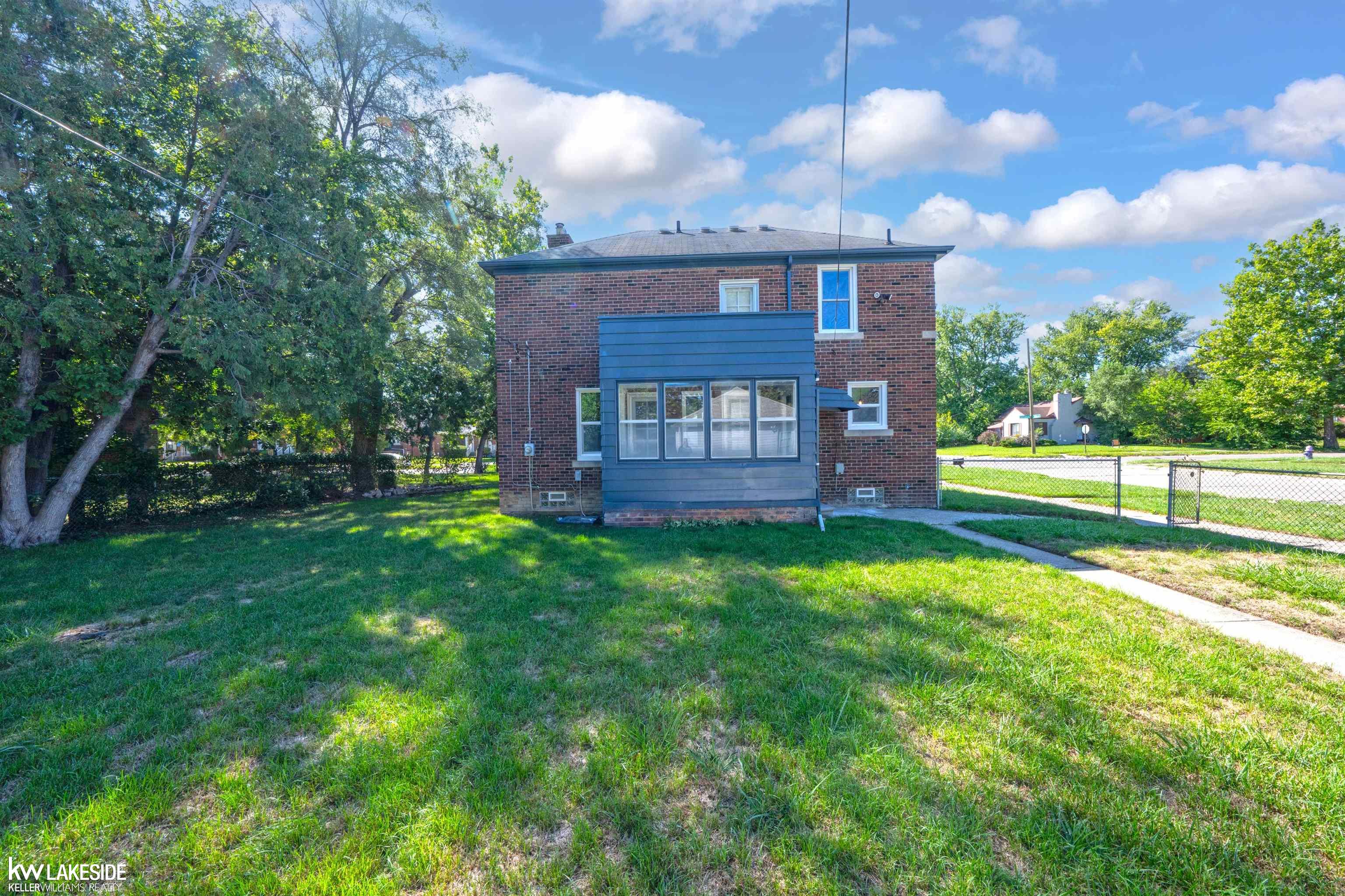 Photo 3 of Single family home for sale at 16001 Collingham Dr, Detroit, MI 48205 | MLS# 58050221717 | Listing updated on 2026-09-14