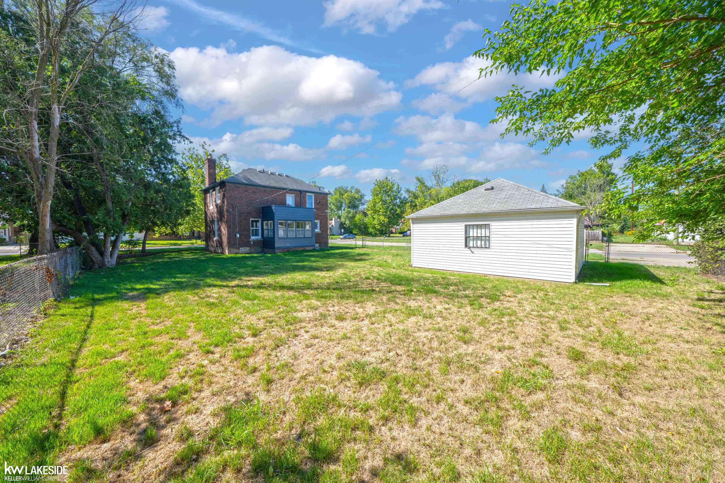 Photo 4 of Single family home for sale at 16001 Collingham Dr, Detroit, MI 48205 | MLS# 58050221717 | Listing updated on 2026-09-14