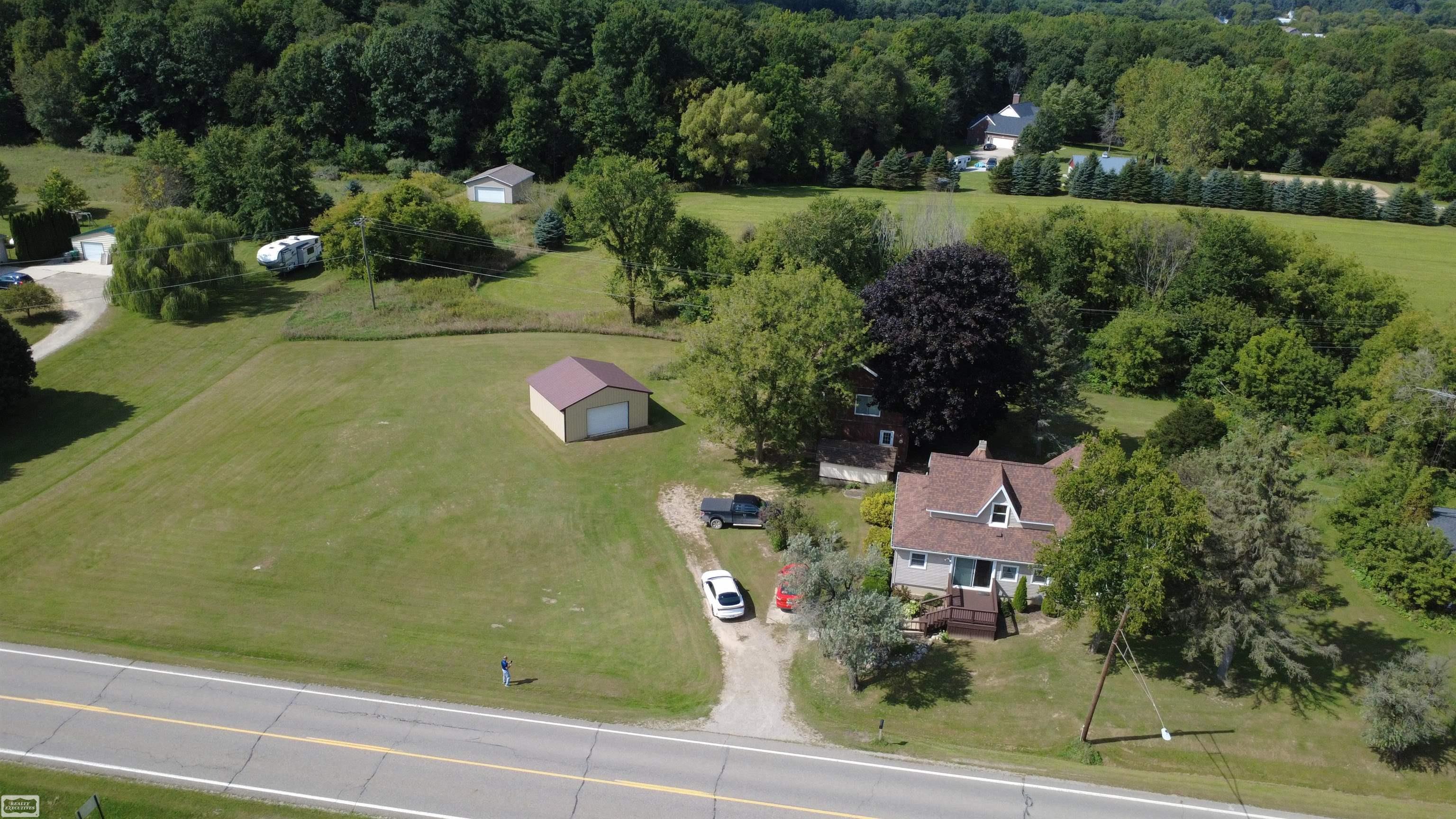 Photo 2 of Single family home for sale at 3683 Lake Pleasant Rd, North Branch, MI 48461 | MLS# 58050221728 | Listing updated on 2026-09-14