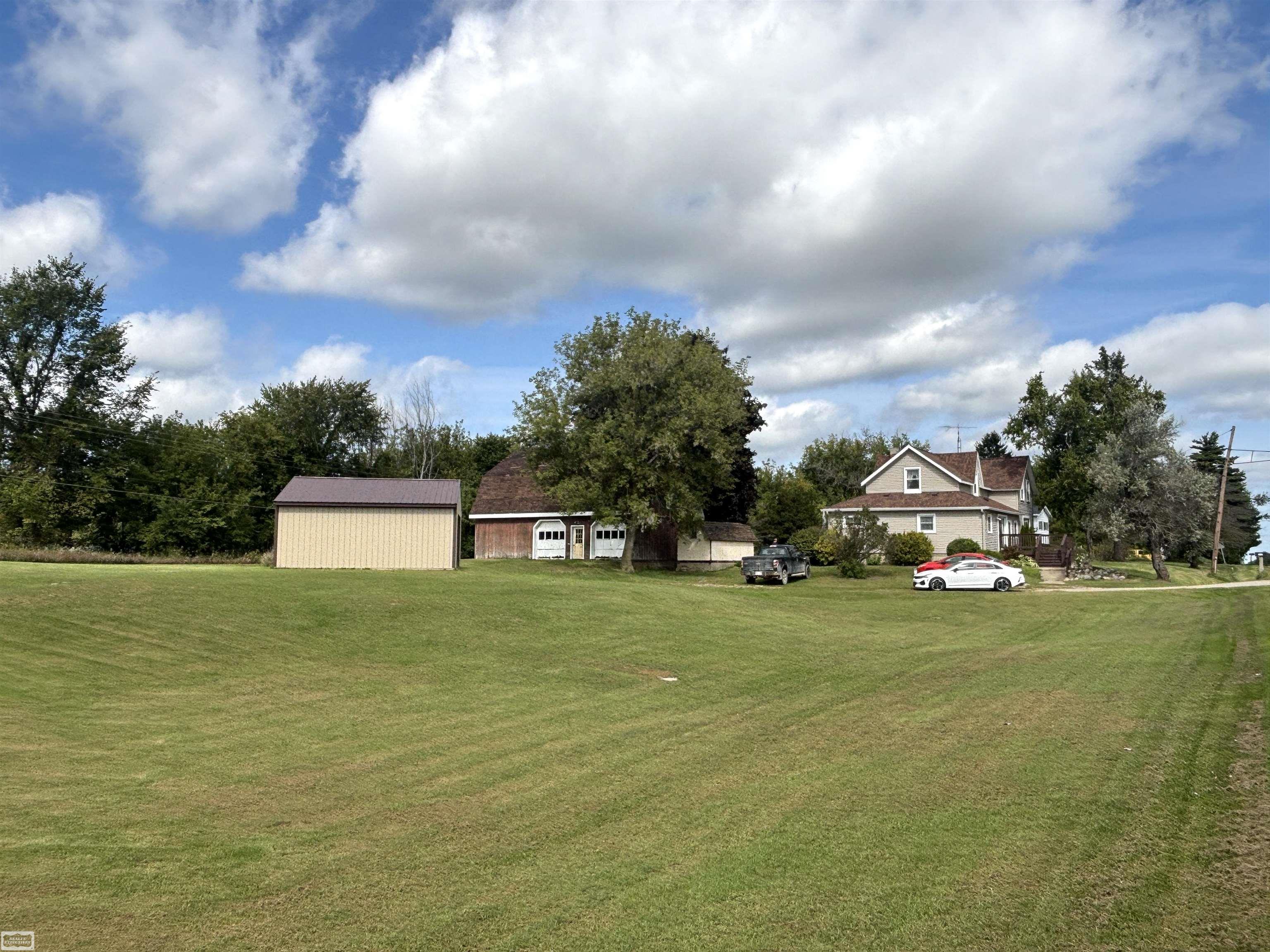 Photo 3 of Single family home for sale at 3683 Lake Pleasant Rd, North Branch, MI 48461 | MLS# 58050221728 | Listing updated on 2026-09-14