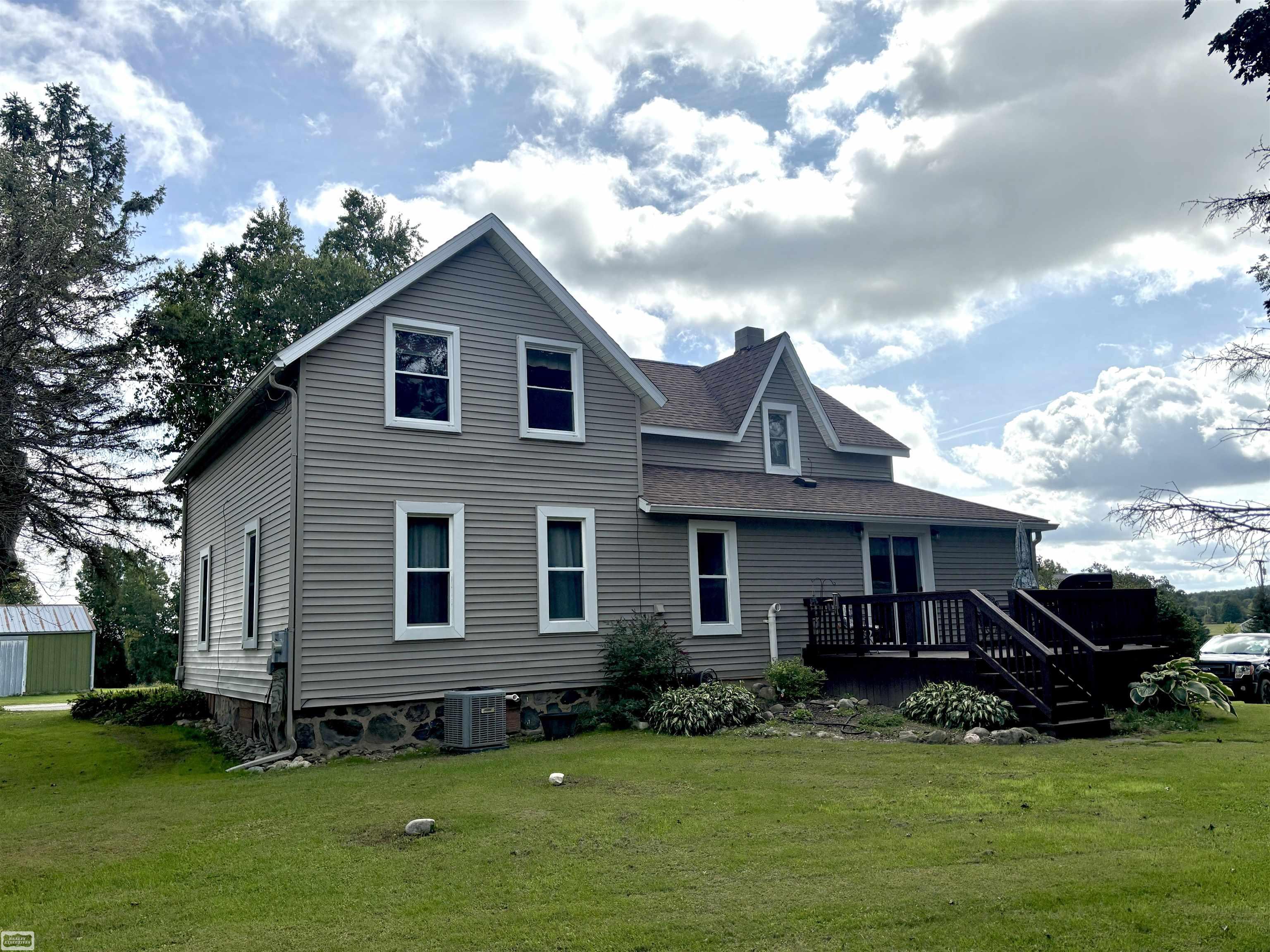 Photo 3 of Single family home for sale at 3683 Lake Pleasant Rd, North Branch, MI 48461 | MLS# 58050221728 | Listing updated on 2026-09-14
