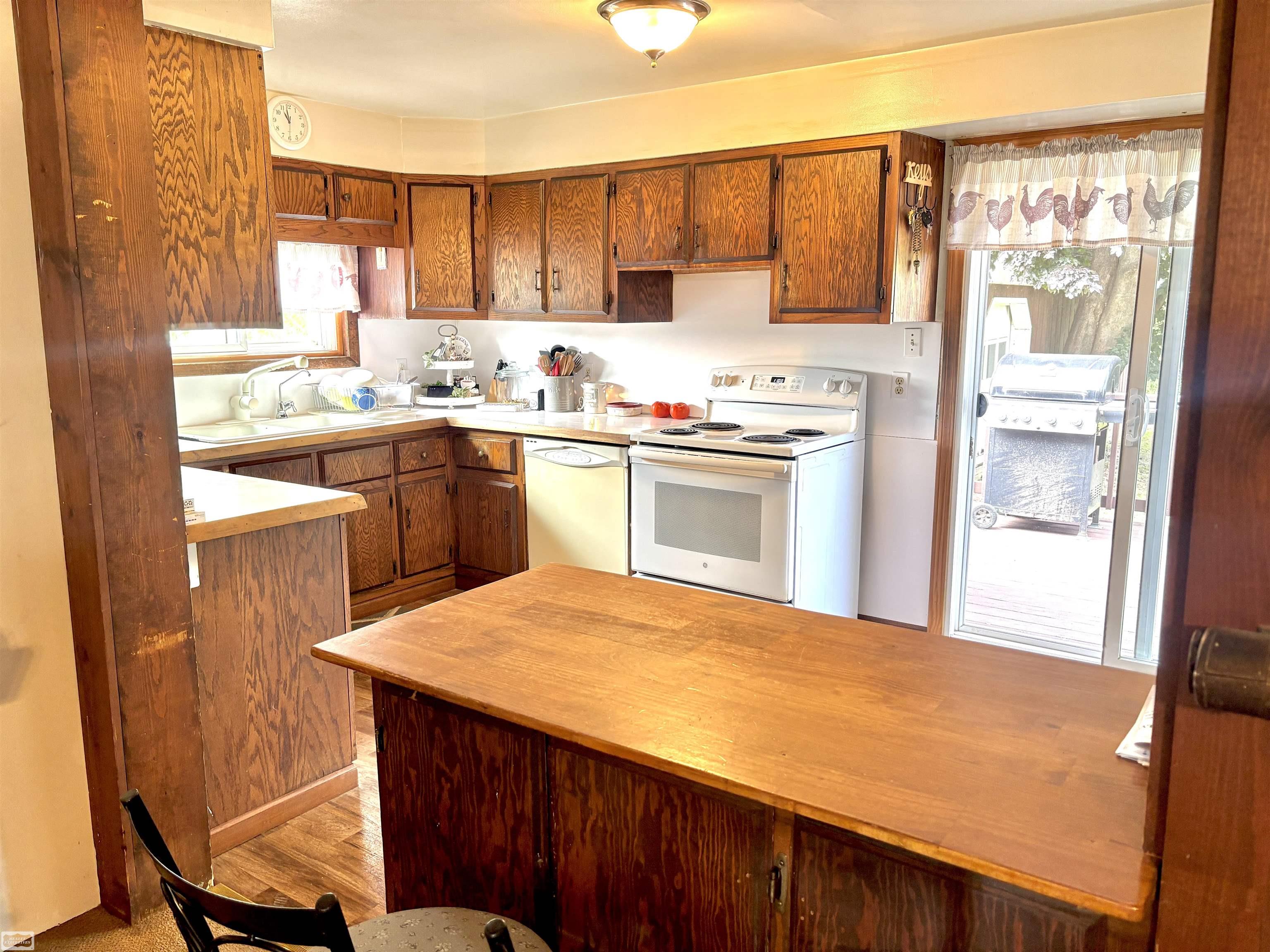 3683 Lake Pleasant Road photo 9