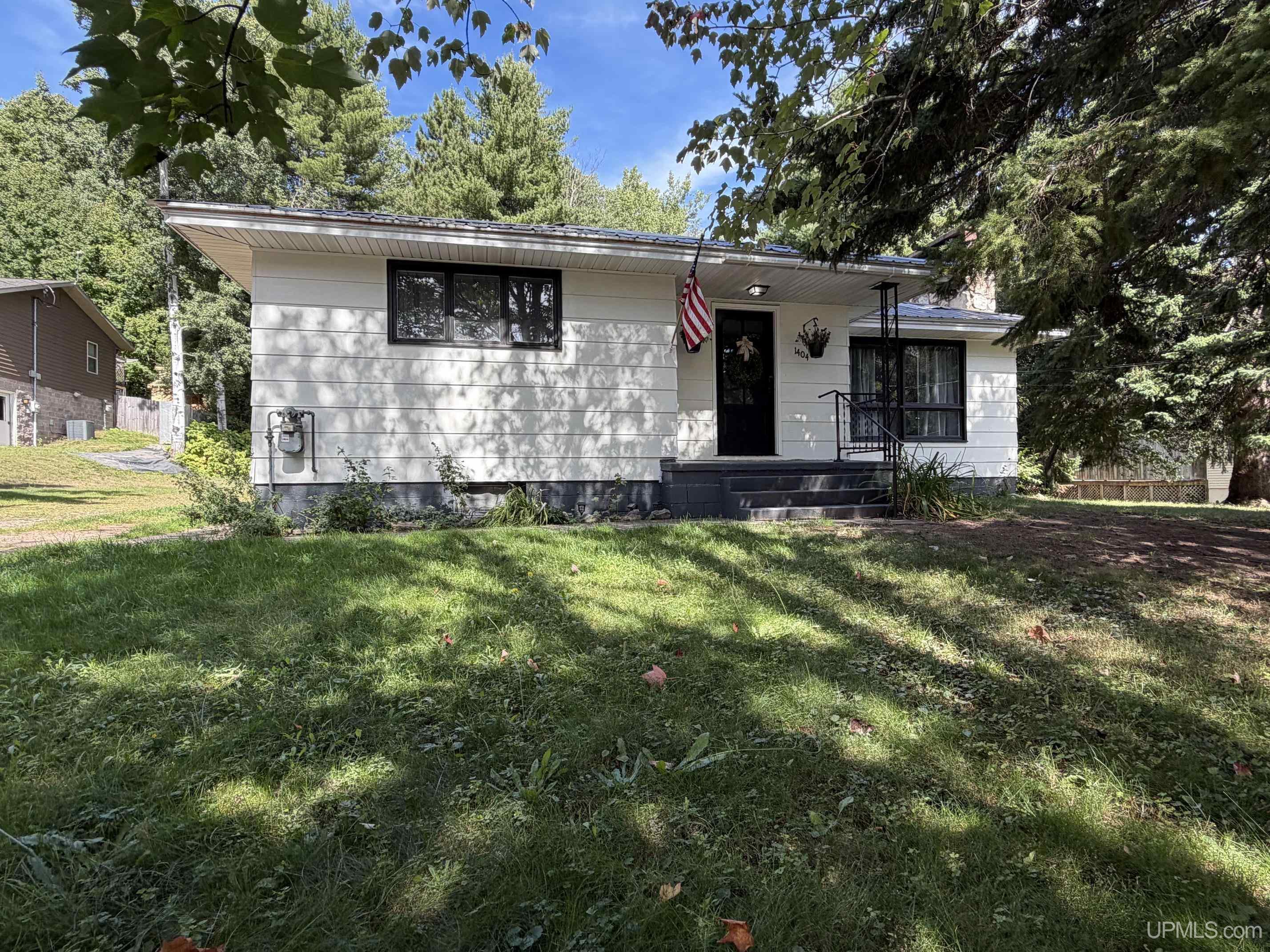 Photo 1 of Single family home for sale at 1404 Pioneer Rd, Marquette, MI 49855 | MLS# 50221742 | Listing updated on 2026-09-29