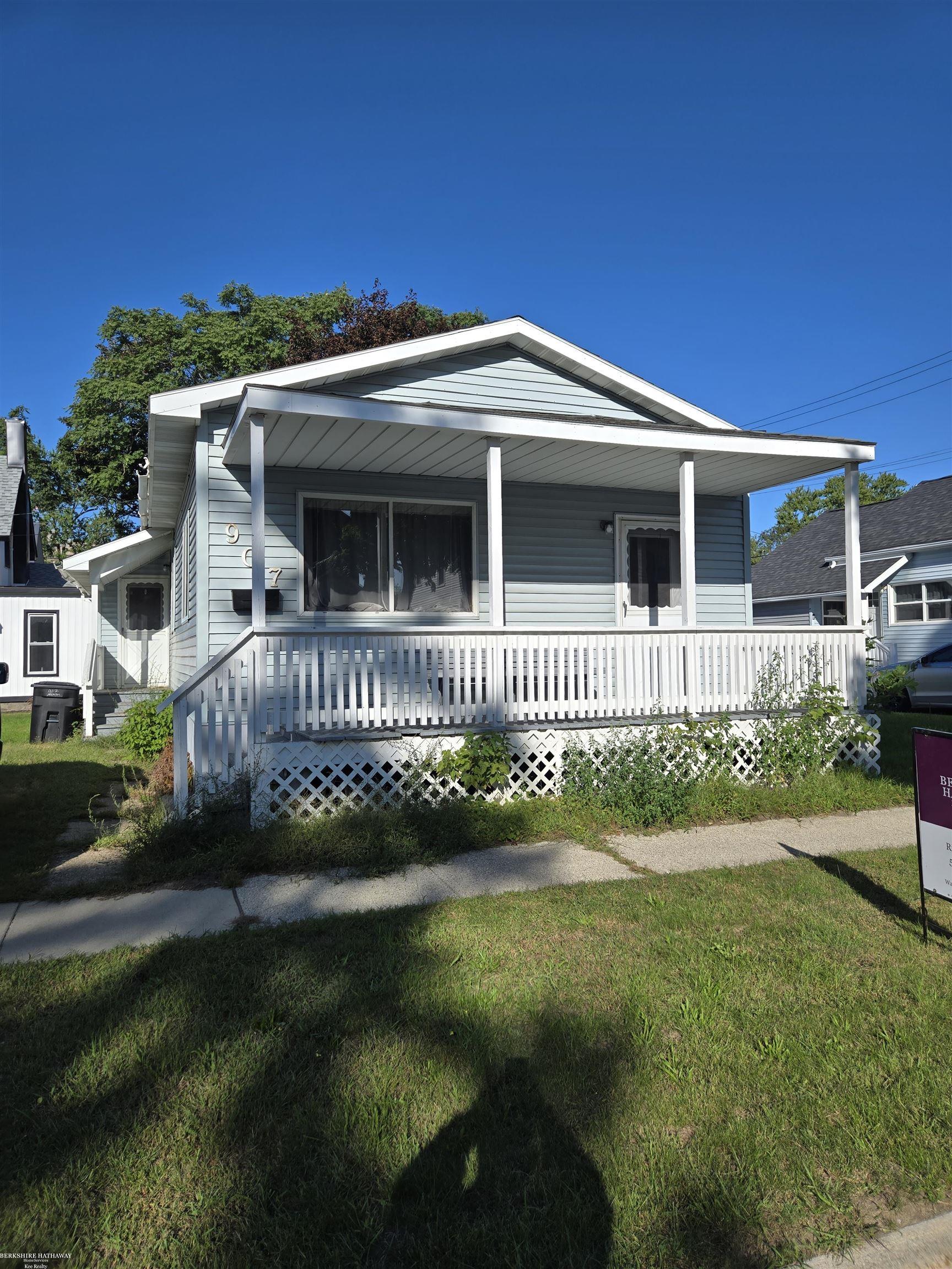 Single family home for sale at 907 Michigan St, Port Huron, MI 48060 | MLS# 58050221745