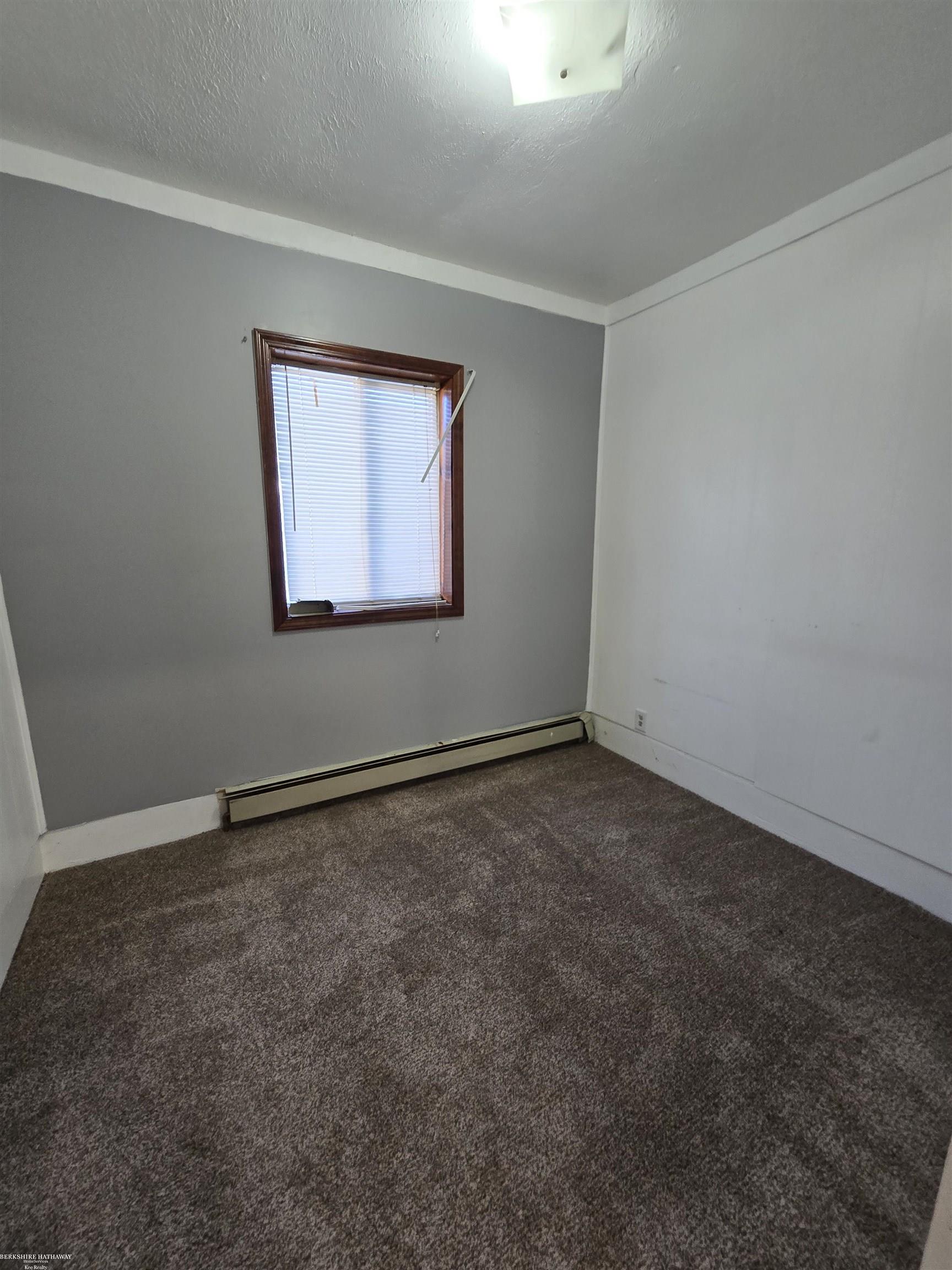 Photo 3 of Single family home for sale at 907 Michigan St, Port Huron, MI 48060 | MLS# 58050221745 | Listing updated on 2026-09-14