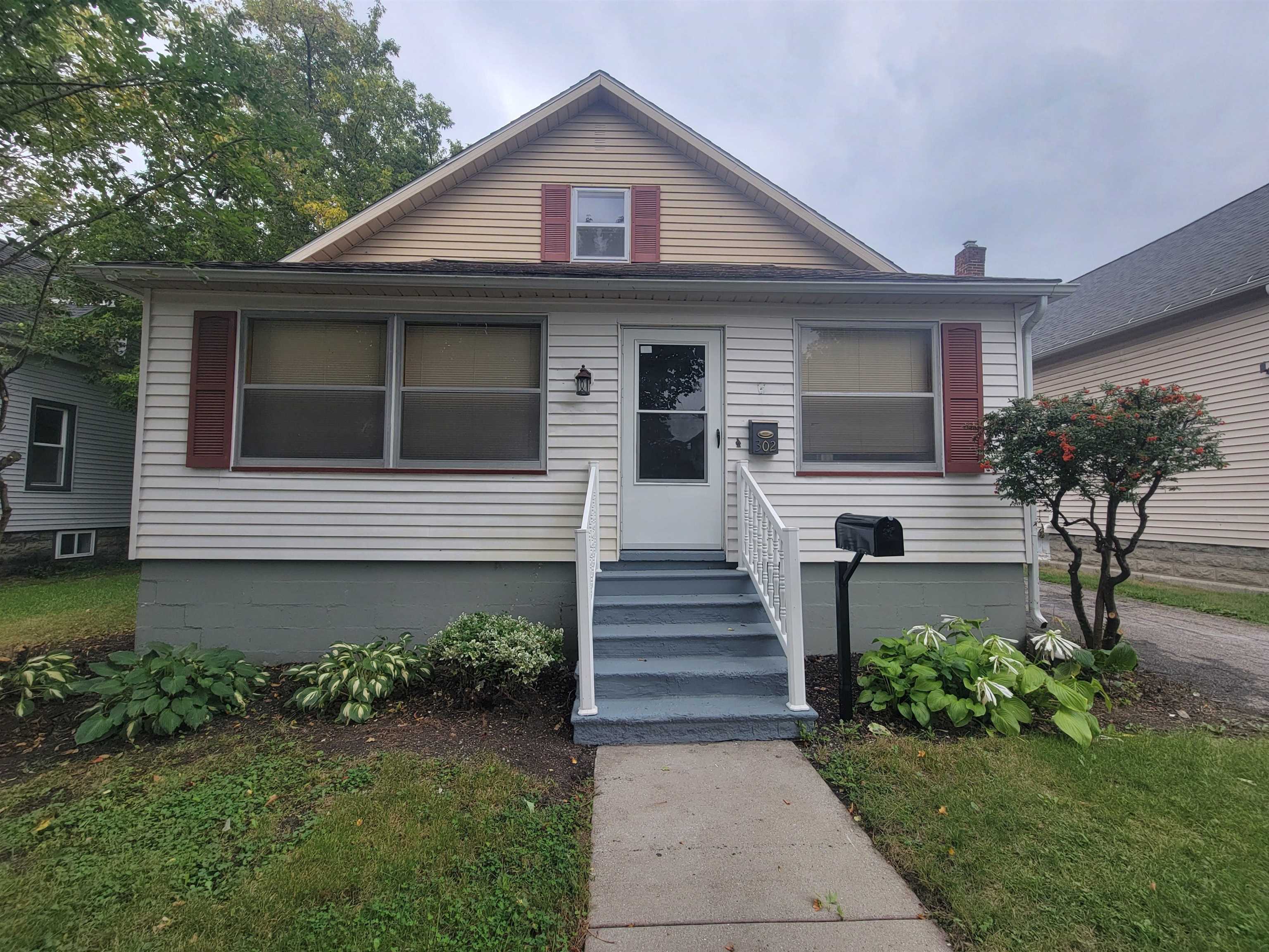 Photo 1 of Single family home for sale at 302 Fitzhugh St, Bay City, MI 48708 | MLS# 50221747 | Listing updated on 2026-09-17