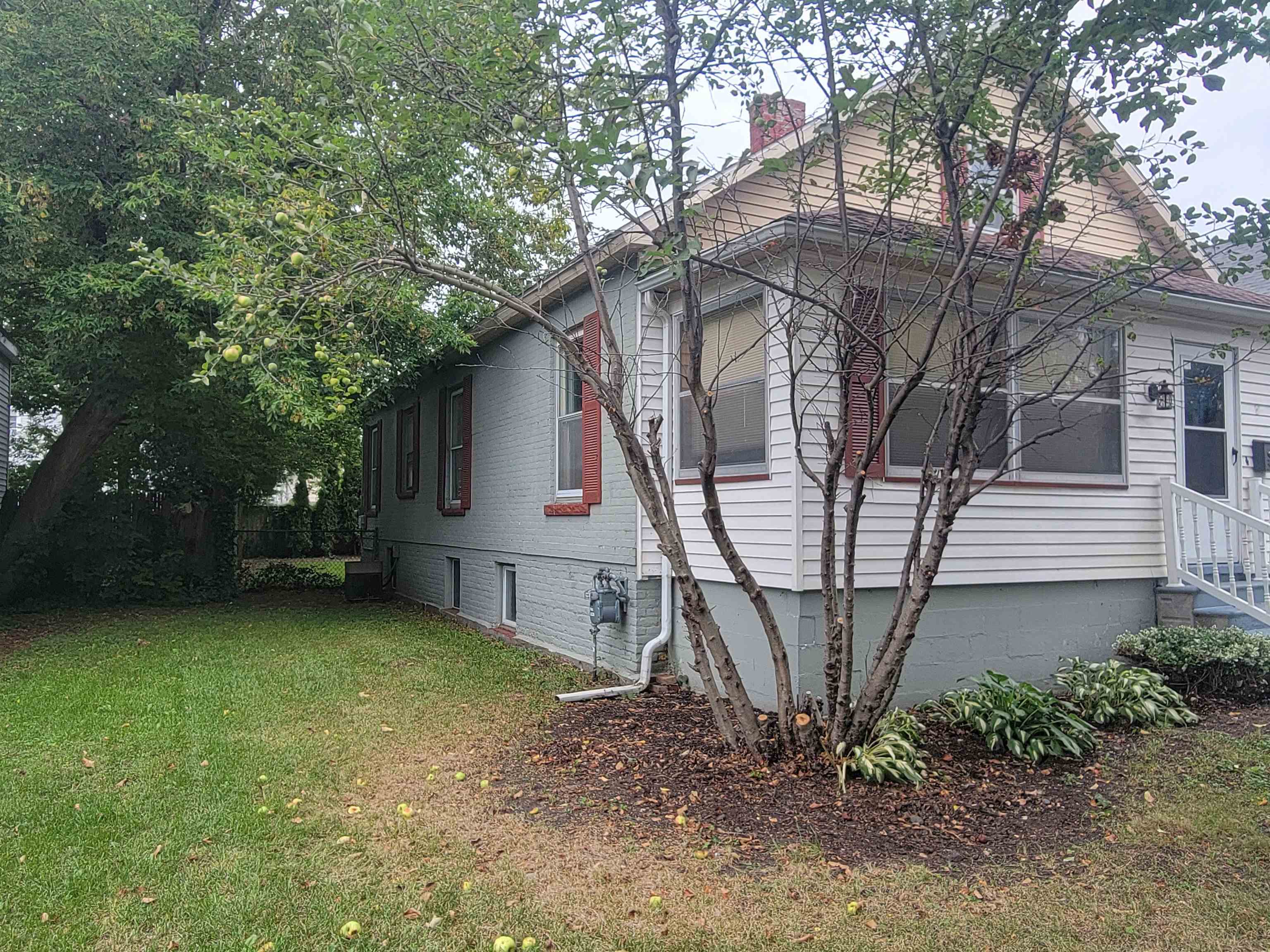 Photo 3 of Single family home for sale at 302 Fitzhugh St, Bay City, MI 48708 | MLS# 50221747 | Listing updated on 2026-09-17