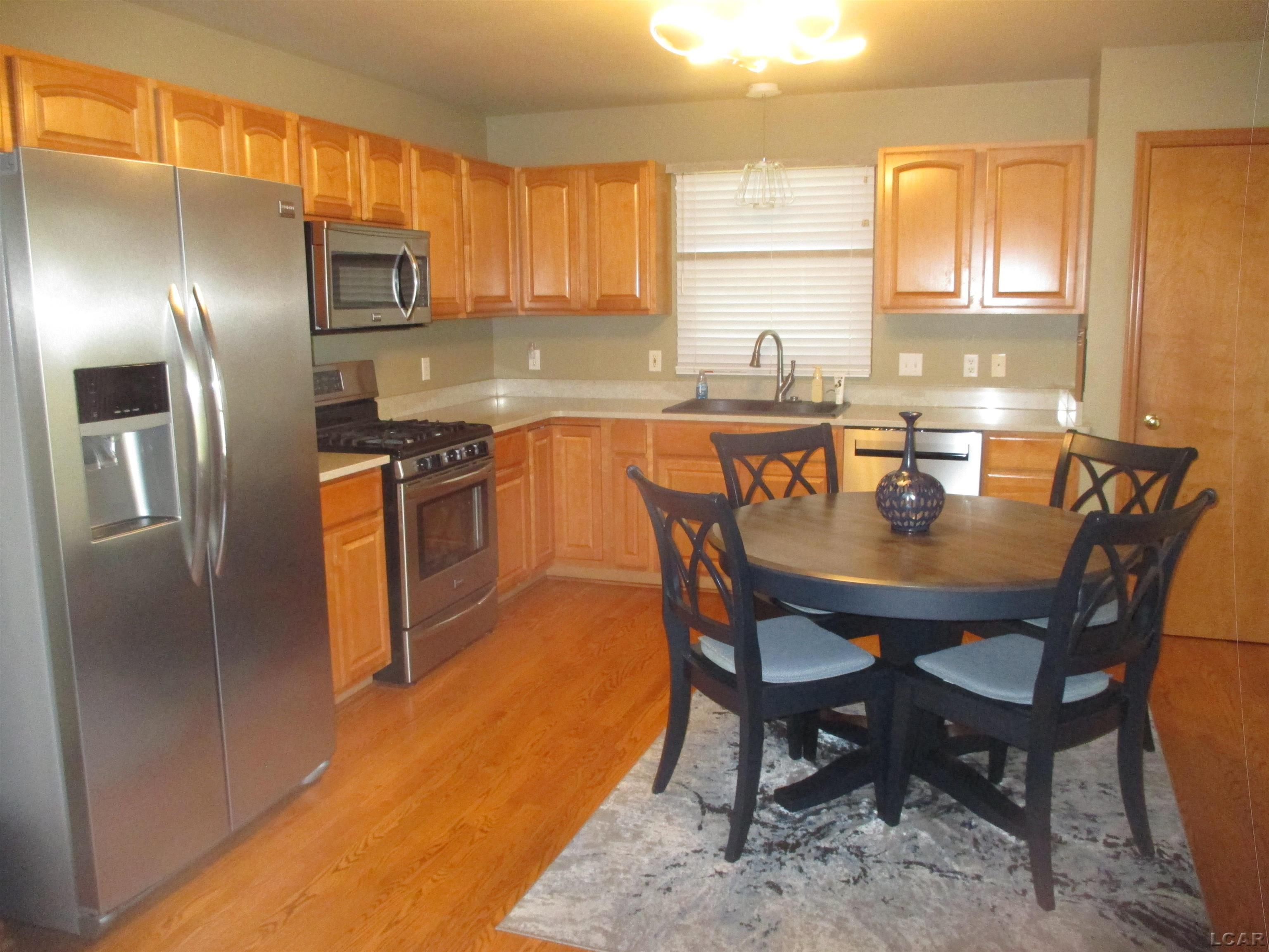 Photo 3 of Single family home for sale at 2304 Woodridge Dr, Adrian, MI 49221 | MLS# 56050221748 | Listing updated on 2026-09-15