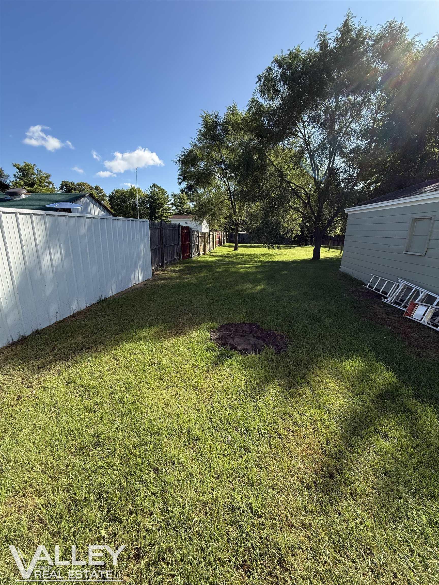 Photo 4 of Single family home for sale at 595 S River Rd, Saginaw, MI 48609 | MLS# 61050221777 | Listing updated on 2026-09-15