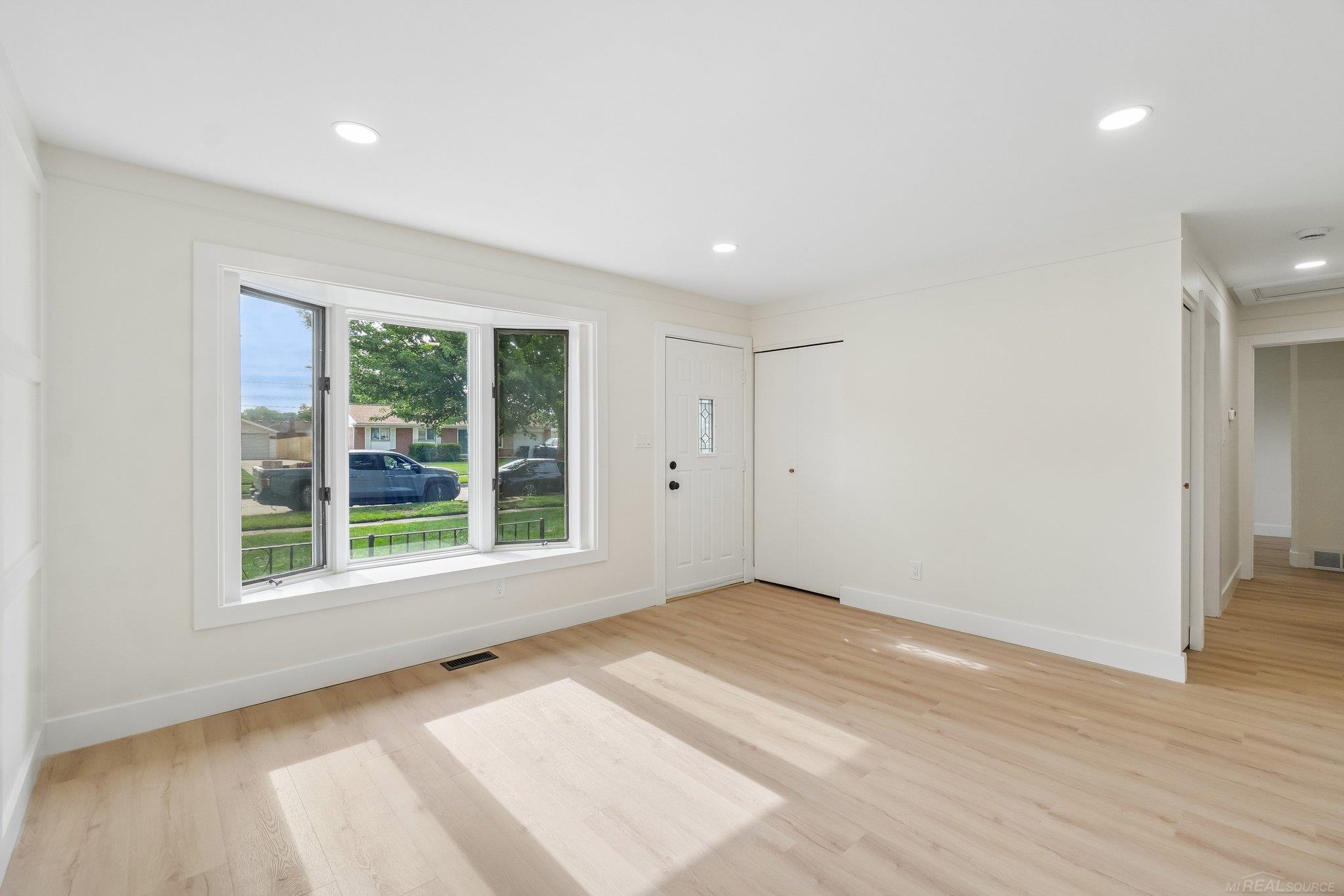 Photo 3 of Single family home for sale at 39420 Millington Dr, Sterling Heights, MI 48313 | MLS# 58050221783 | Listing updated on 2026-09-15