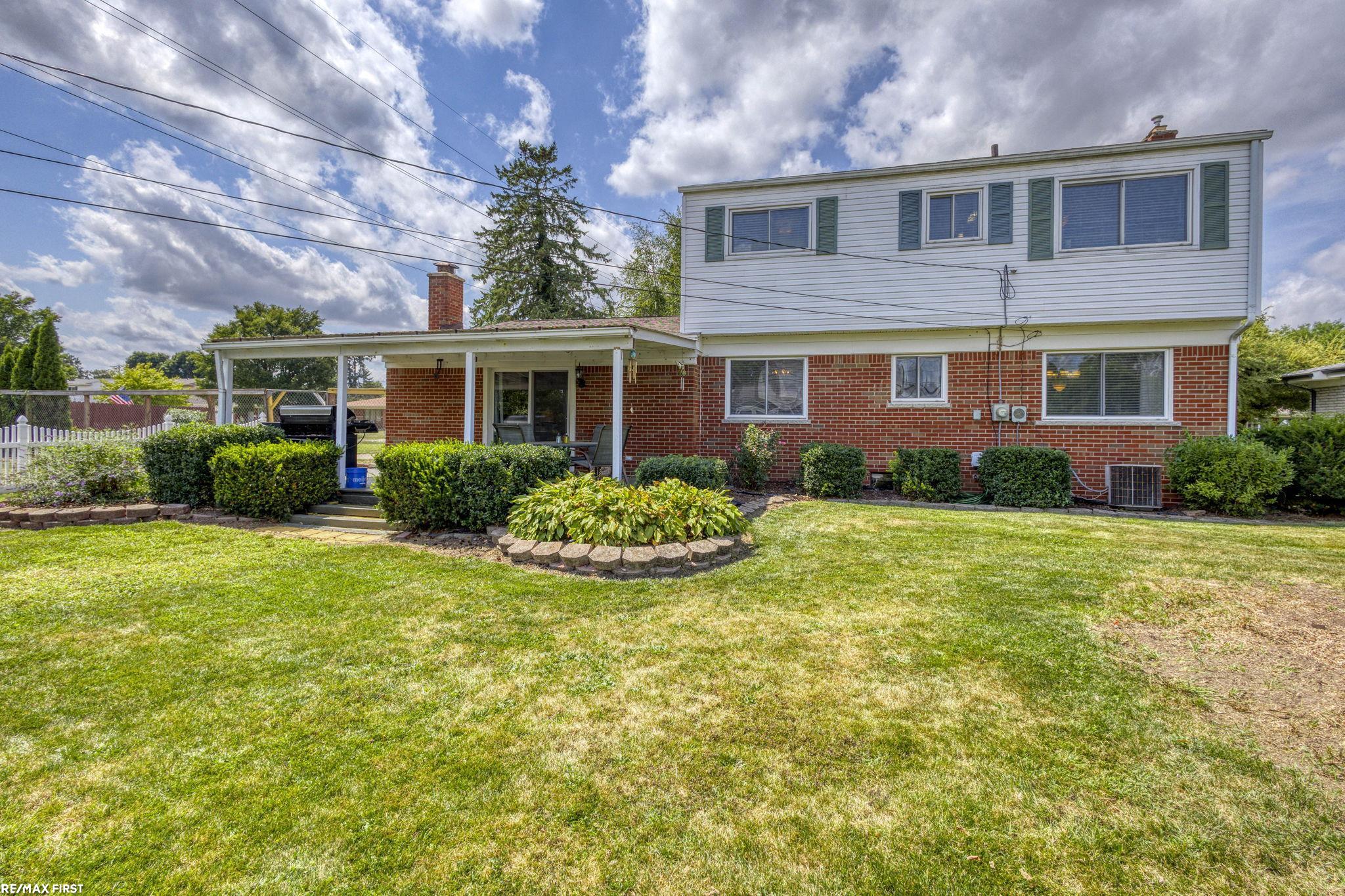 Photo 2 of Single family home for sale at 31352 Carmody Dr, Warren, MI 48092 | MLS# 58050221806 | Listing updated on 2026-09-15