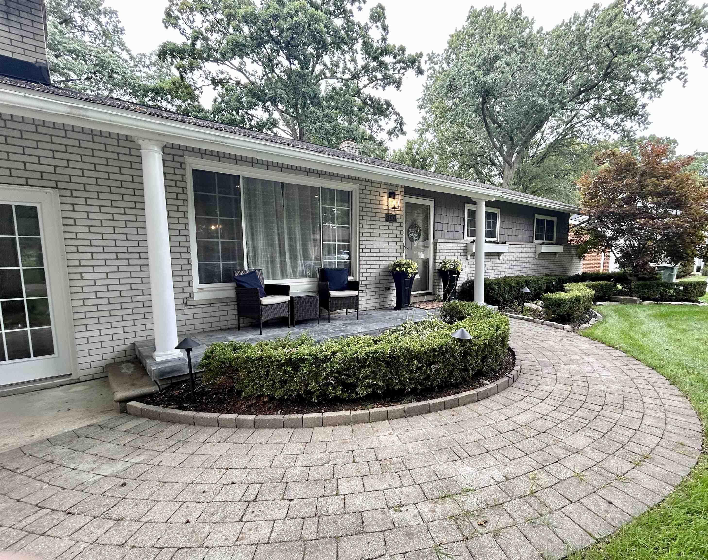 Photo 2 of Single family home for sale at 6103 Thorneycroft Dr, Shelby Township, MI 48316 | MLS# 58050221808 | Listing updated on 2026-09-15
