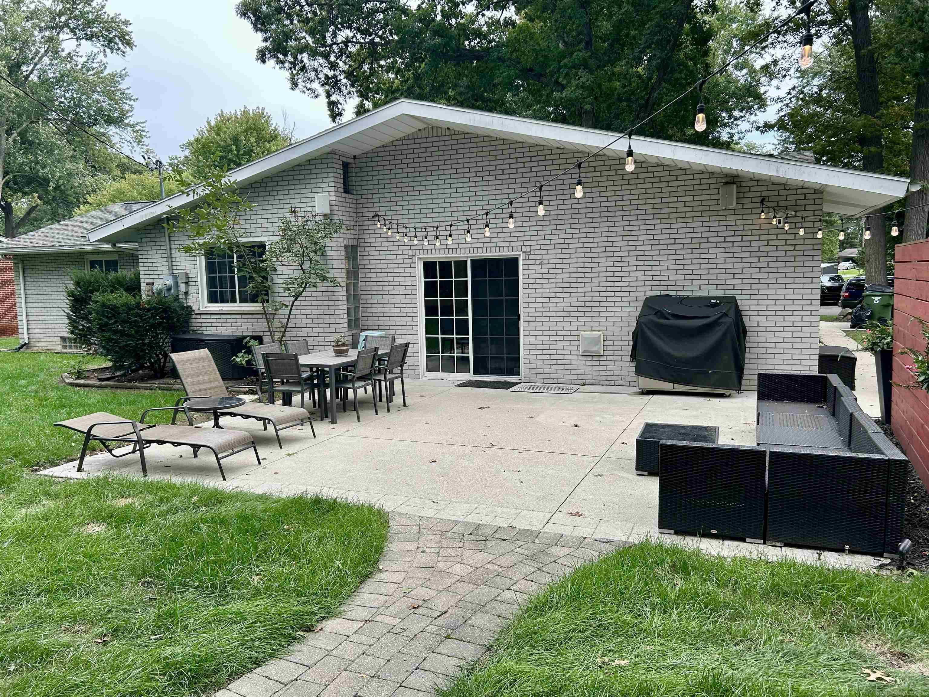 Photo 3 of Single family home for sale at 6103 Thorneycroft Dr, Shelby Township, MI 48316 | MLS# 58050221808 | Listing updated on 2026-09-15