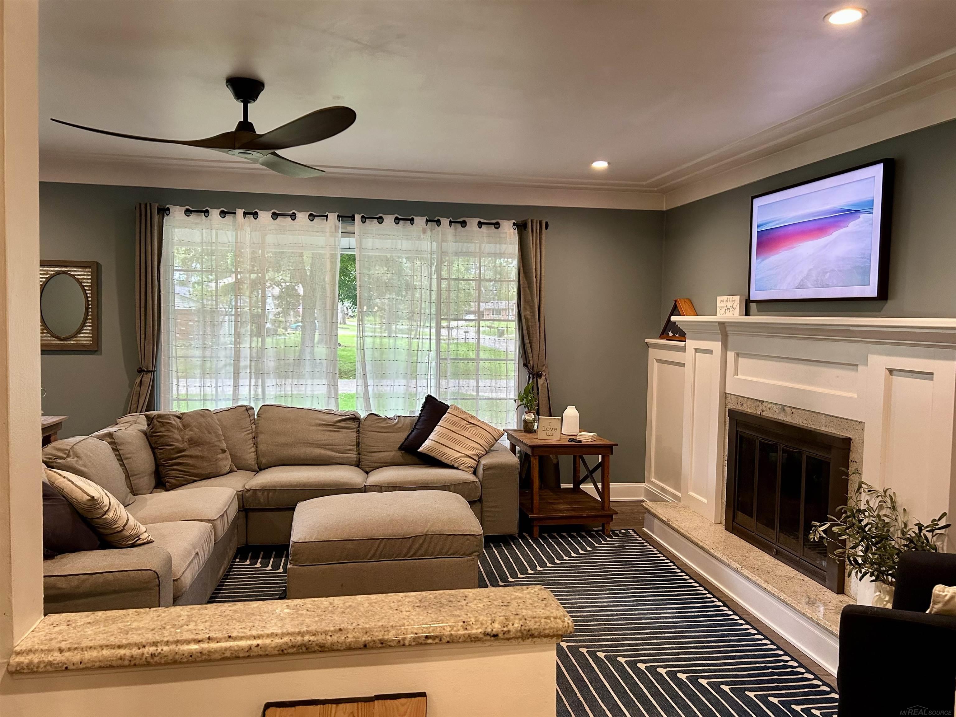 Photo 4 of Single family home for sale at 6103 Thorneycroft Dr, Shelby Township, MI 48316 | MLS# 58050221808 | Listing updated on 2026-09-15