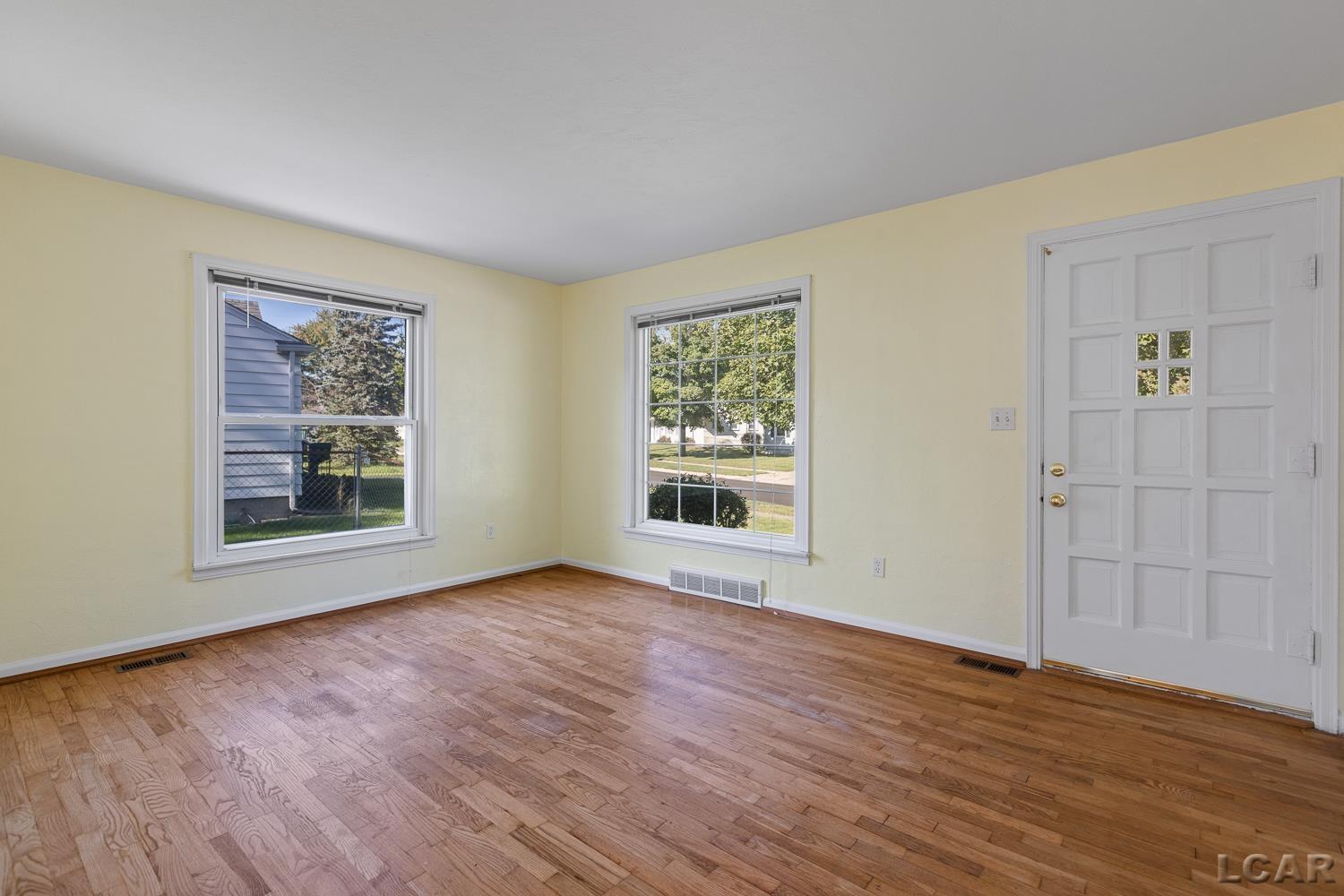Photo 2 of Single family home for sale at 712 Inner Dr, Tecumseh, MI 49286 | MLS# 56050221822 | Listing updated on 2026-09-15