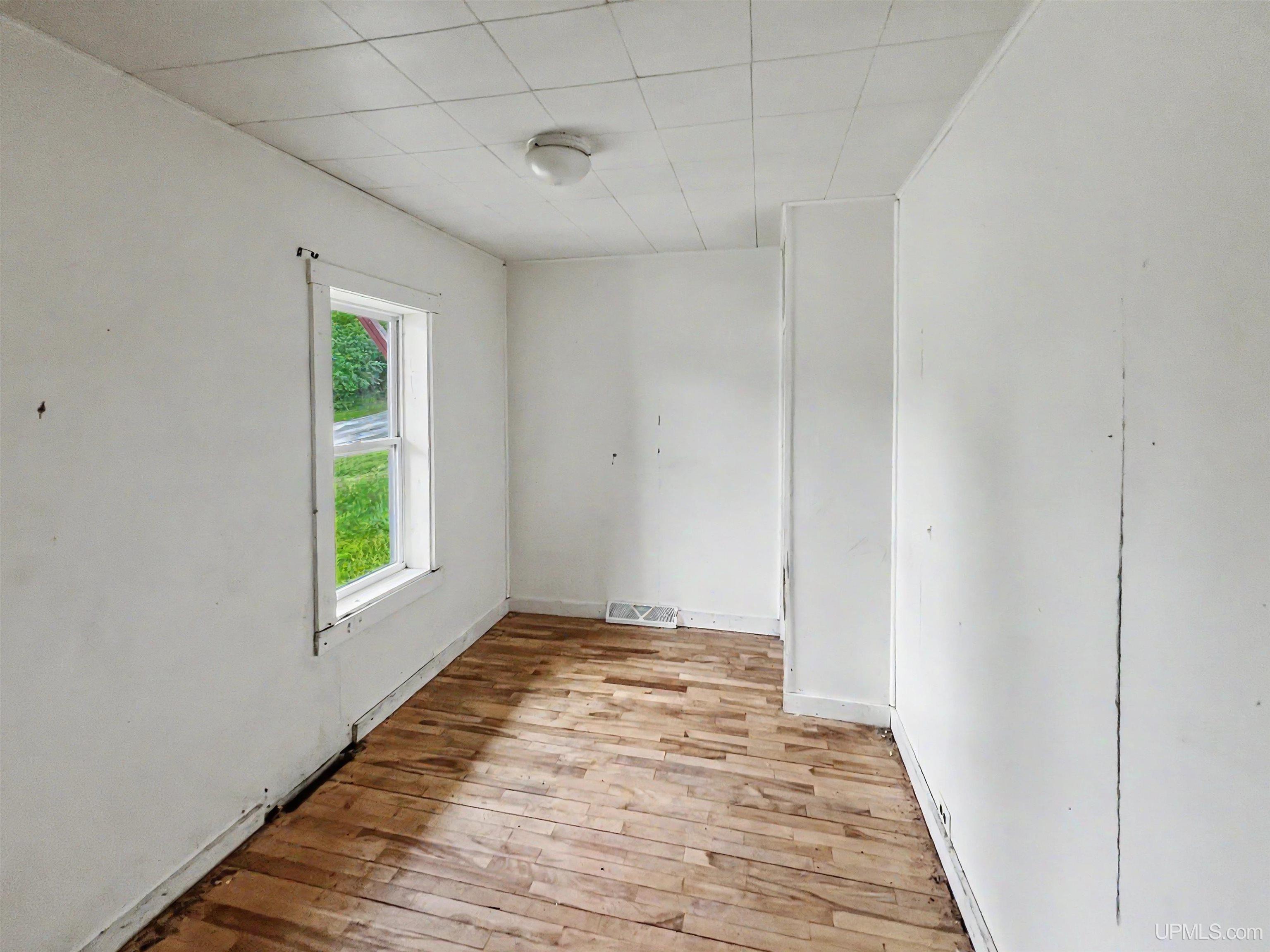 Photo 3 of Single family home for sale at 512 S 4th Street, Crystal Falls, MI 49920 | MLS# 50221824 | Listing updated on 2026-09-15