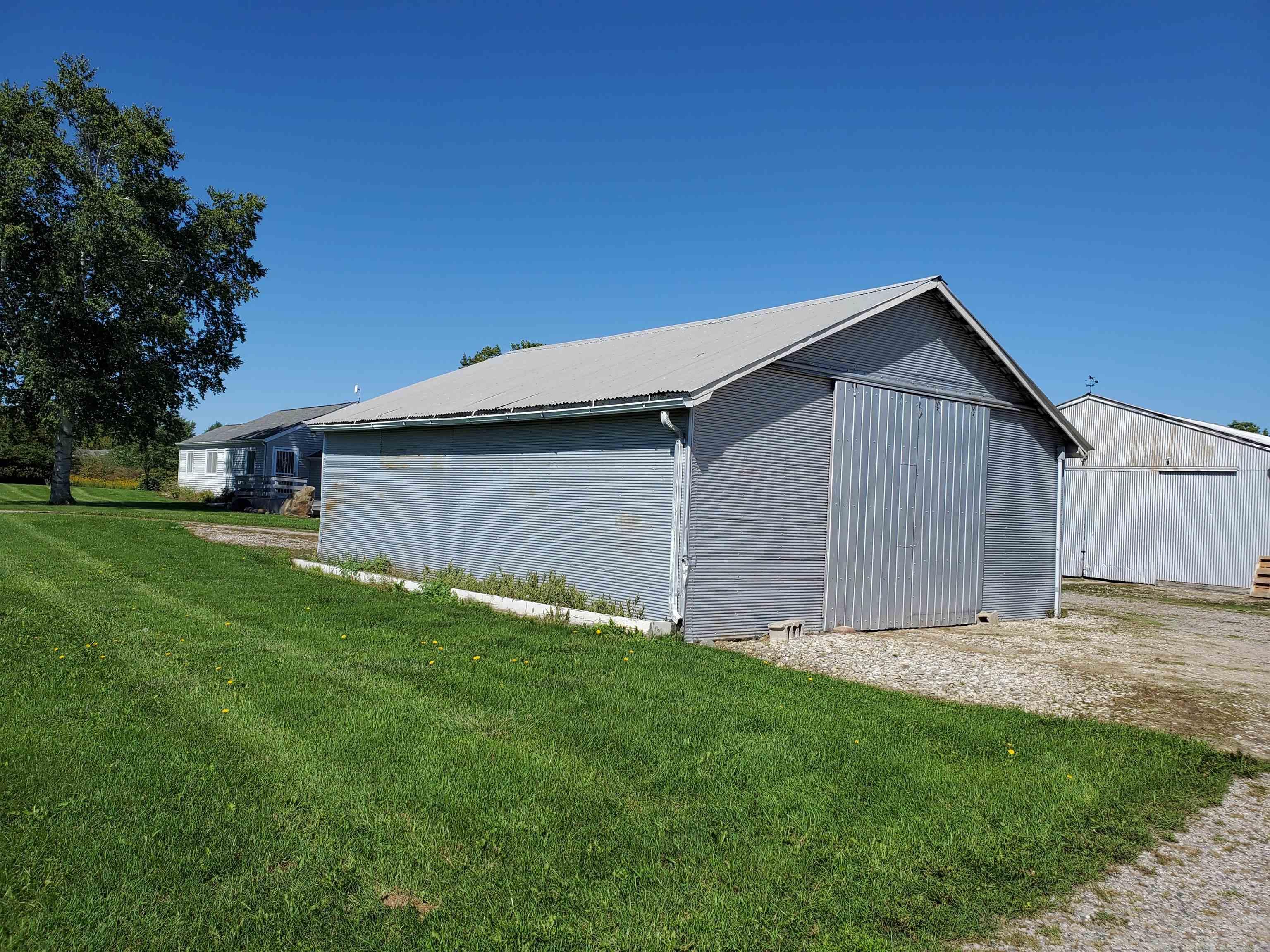 Photo 3 of Single family home for sale at 5555 Gardner Line Rd, Croswell, MI 48422 | MLS# 58050221826 | Listing updated on 2026-09-17