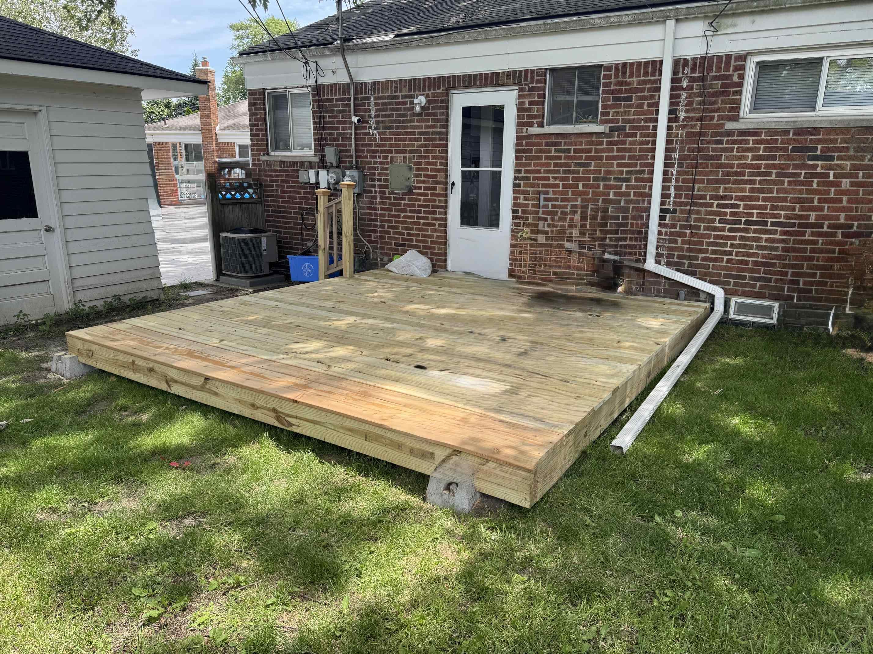 Photo 3 of Single family home for sale at 10 Shiawassee Cir, Mount Clemens, MI 48043 | MLS# 58050221827 | Listing updated on 2026-09-18