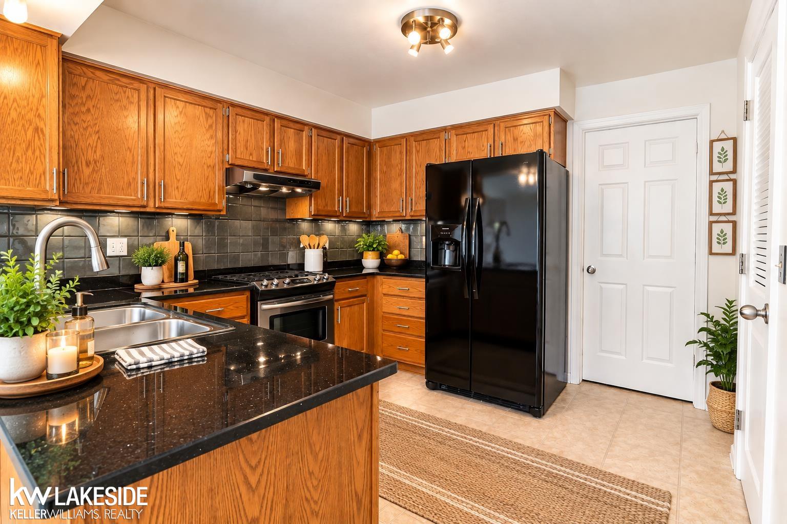 Listing Photo 5 - Condo for sale in building located at 45297 Universal Ct, Shelby Township, MI 48316