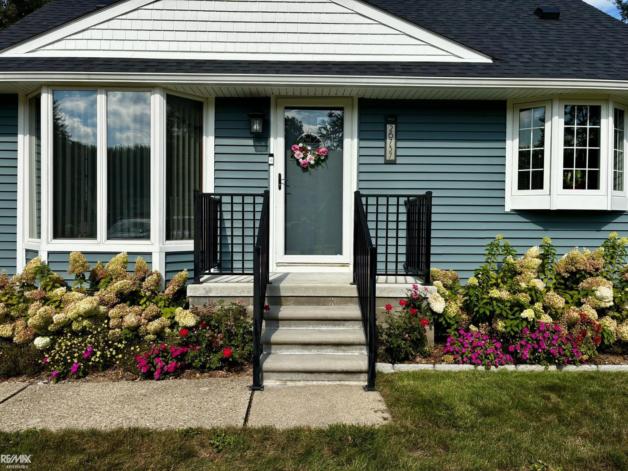 Photo 1 of Single family home for sale at 26737 Hickler Ln, Harrison Township, MI 48045 | MLS# 58050221846 | Listing updated on 2026-09-15